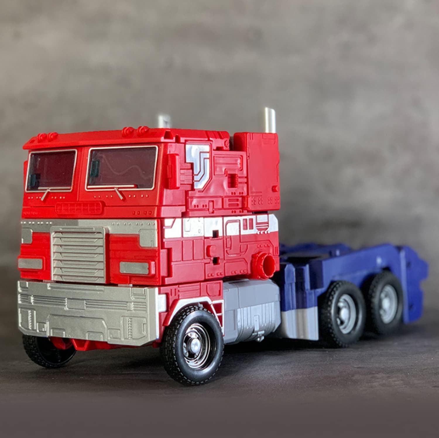 ترانسفورمر SKEIDO Optimus Prime Takaratomy ترانسفورمر SKEIDO Optimus Prime Takaratomy