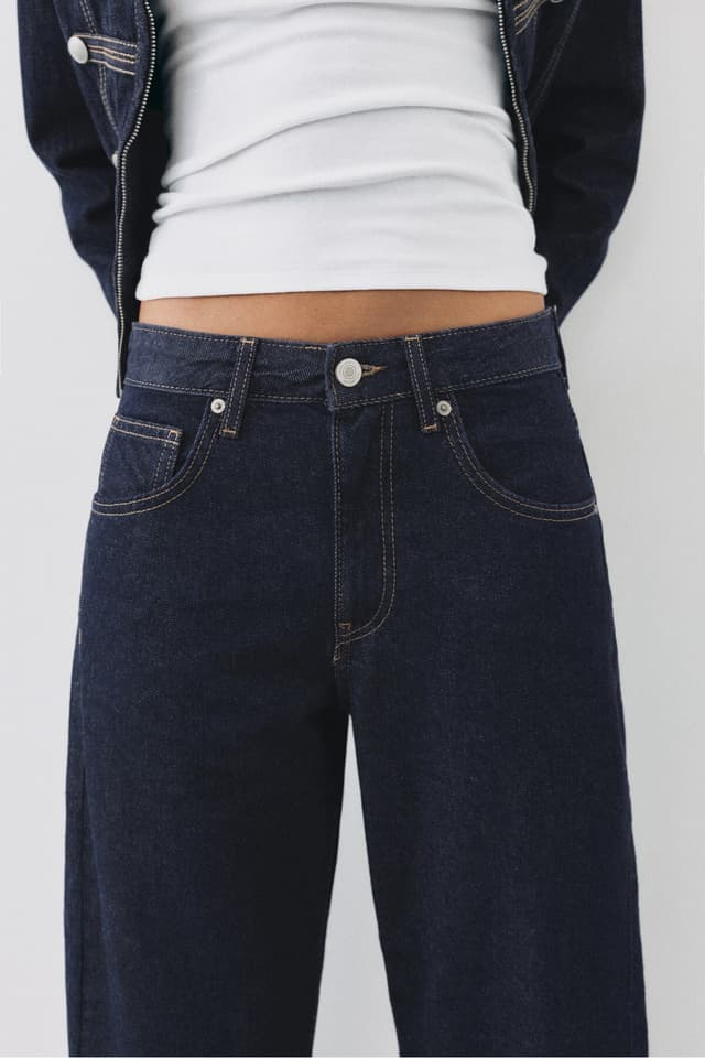 شلوار جین زنانه Pull & Bear کمر کم barrel شلوار جین زنانه Pull & Bear کمر کم barrel