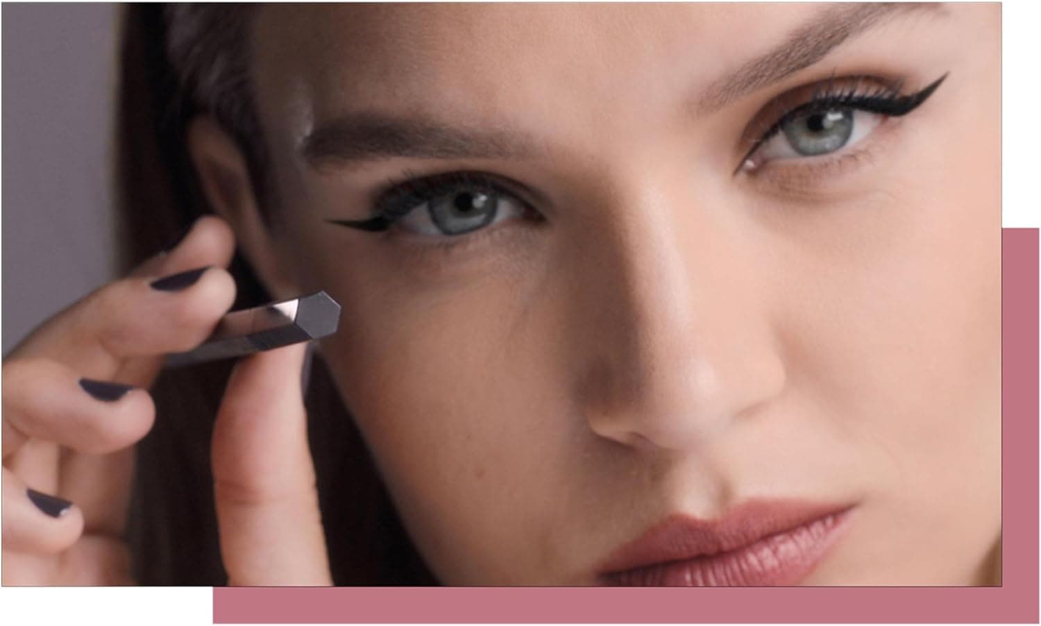 خط چشم مایع MAYBELLINE Hyper Easy Liner با نوکقلمموئی، مشکی مات، ماندگار و ضدآب خط چشم مایع MAYBELLINE Hyper Easy Liner با نوکقلمموئی، مشکی مات، ماندگار و ضدآب