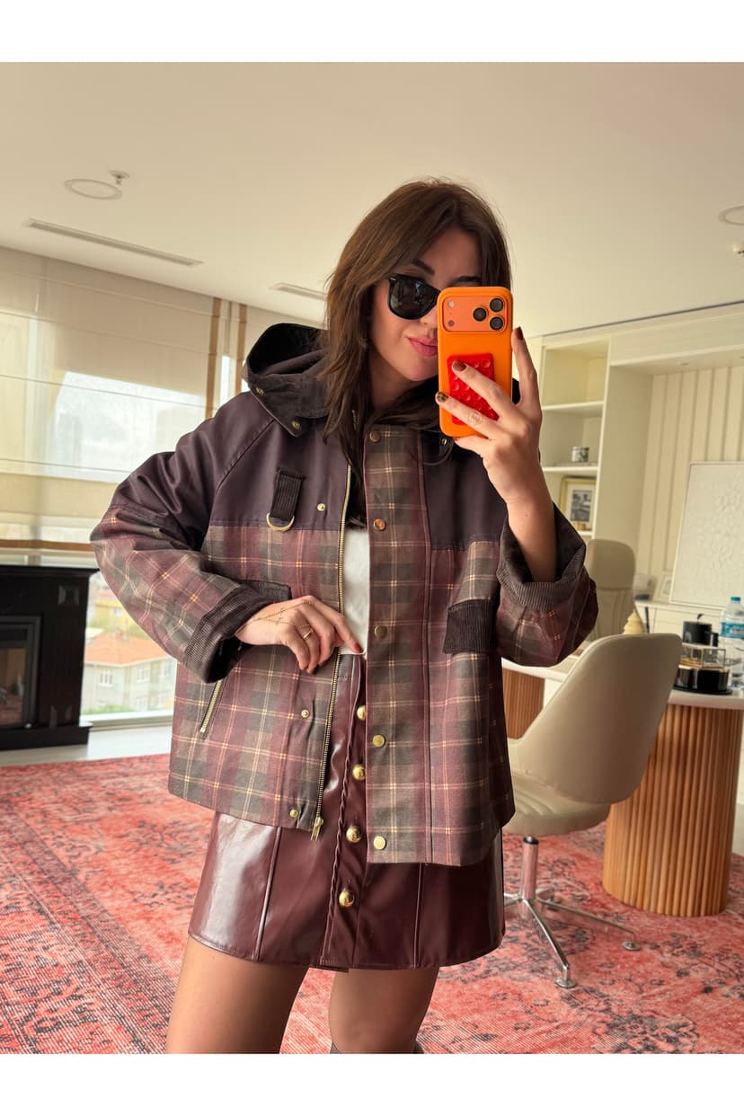 پارکا زنانه Flow با طراحی کاپشوندار پارکا زنانه Flow با طراحی کاپشوندار