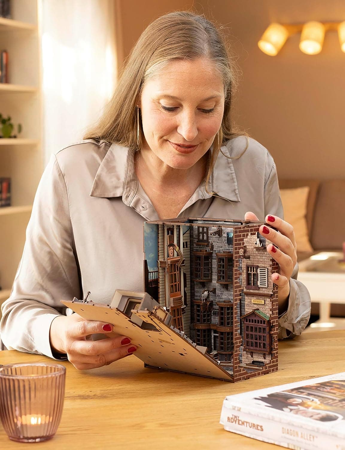 کیت ماکت سهبعدی جاکتابی چوبی Revell مدل Tiny Adventures I Diagon Alley Harry Potter کیت ماکت سهبعدی جاکتابی چوبی Revell مدل Tiny Adventures I Diagon Alley Harry Potter