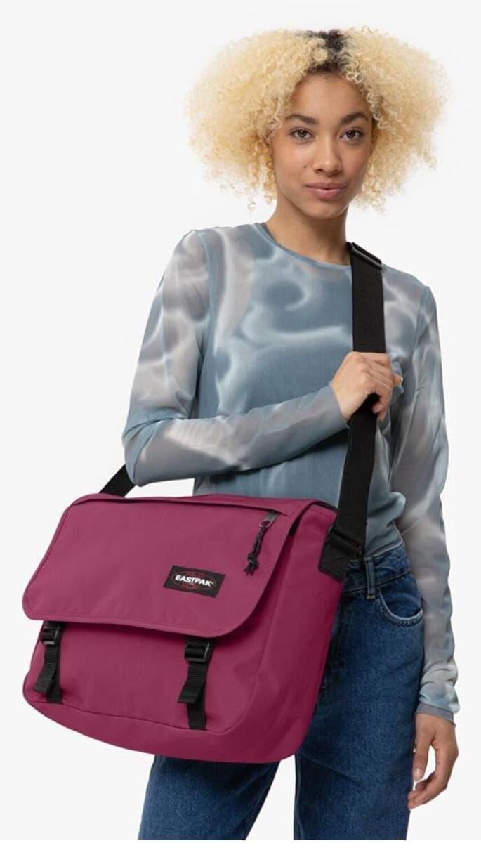کیف پستچی زنانه Eastpak با بند متقاطع Delegate+ رنگ شرابی مدل 6S1 کیف پستچی زنانه Eastpak با بند متقاطع Delegate+ رنگ شرابی مدل 6S1