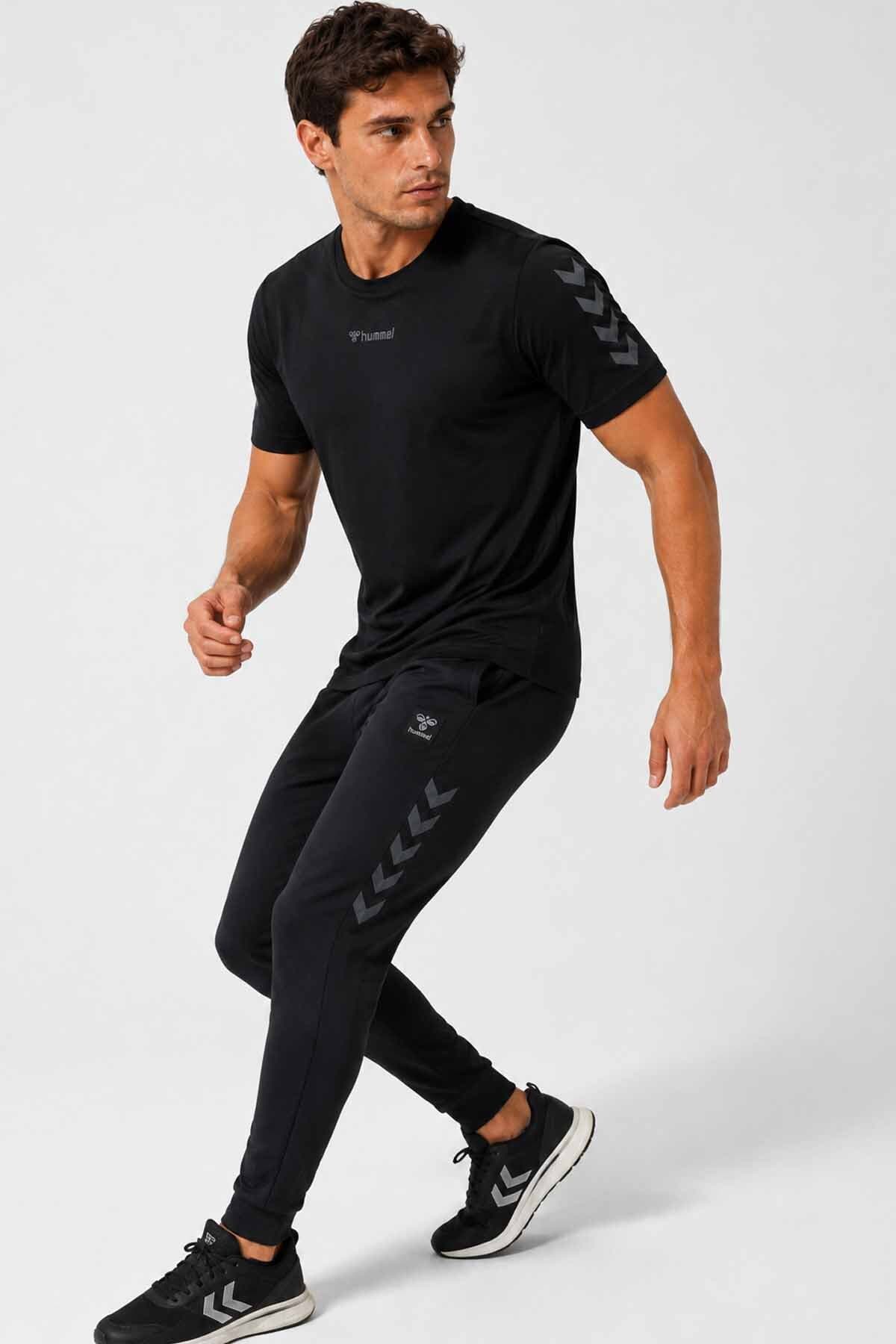 تیشرت ورزشی مردانه hummel سفید با ۹۵٪ پنبه و ۵٪ الاستان تیشرت ورزشی مردانه hummel سفید با ۹۵٪ پنبه و ۵٪ الاستان