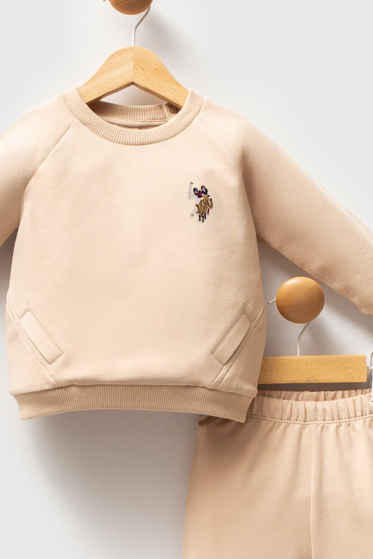 ست لباس نوزادی پسرانه U.S. Polo Assn. بژ ست لباس نوزادی پسرانه U.S. Polo Assn. بژ