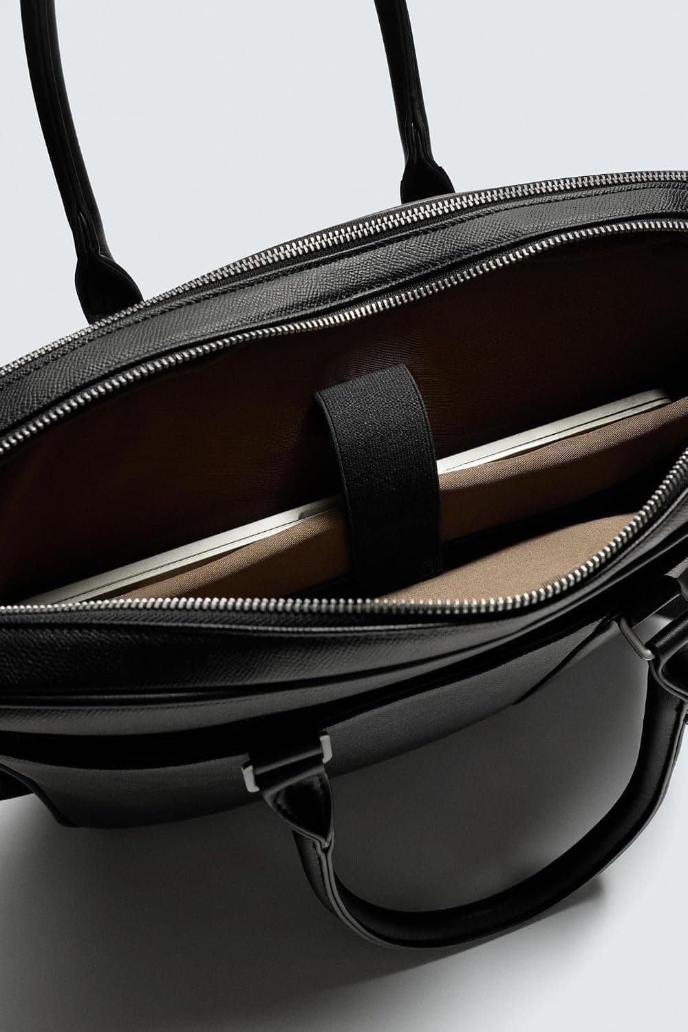 کیف اداری ZARA بافتدار مشکی سایز استاندارد کیف اداری ZARA بافتدار مشکی سایز استاندارد