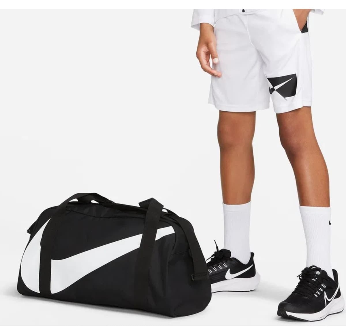 کیف ورزشی زنانه Nike ابعاد 48X28X23Cm مدل DR6100RENK کیف ورزشی زنانه Nike ابعاد 48X28X23Cm مدل DR6100RENK