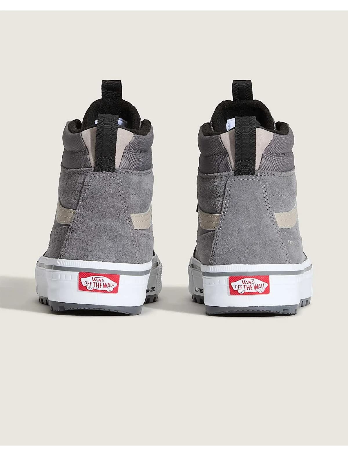 کفش زنانه Vans ضدآب عایقدار مدل Sk8-Hi کفش زنانه Vans ضدآب عایقدار مدل Sk8-Hi