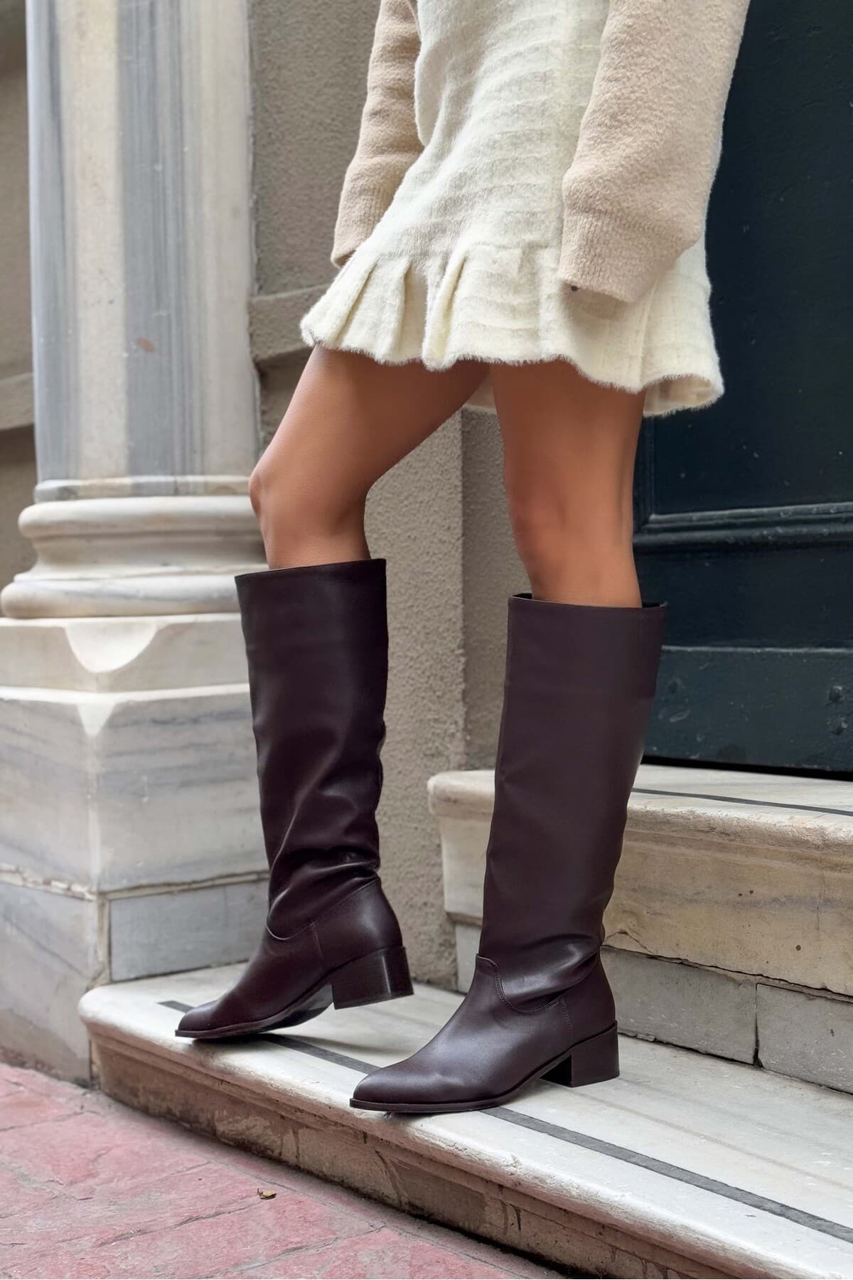 بوت سواری زنانه Nişantaşı Shoes قهوهای مات نوکتیز پاشنه بلوکی مدل Herbert بوت سواری زنانه Nişantaşı Shoes قهوهای مات نوکتیز پاشنه بلوکی مدل Herbert
