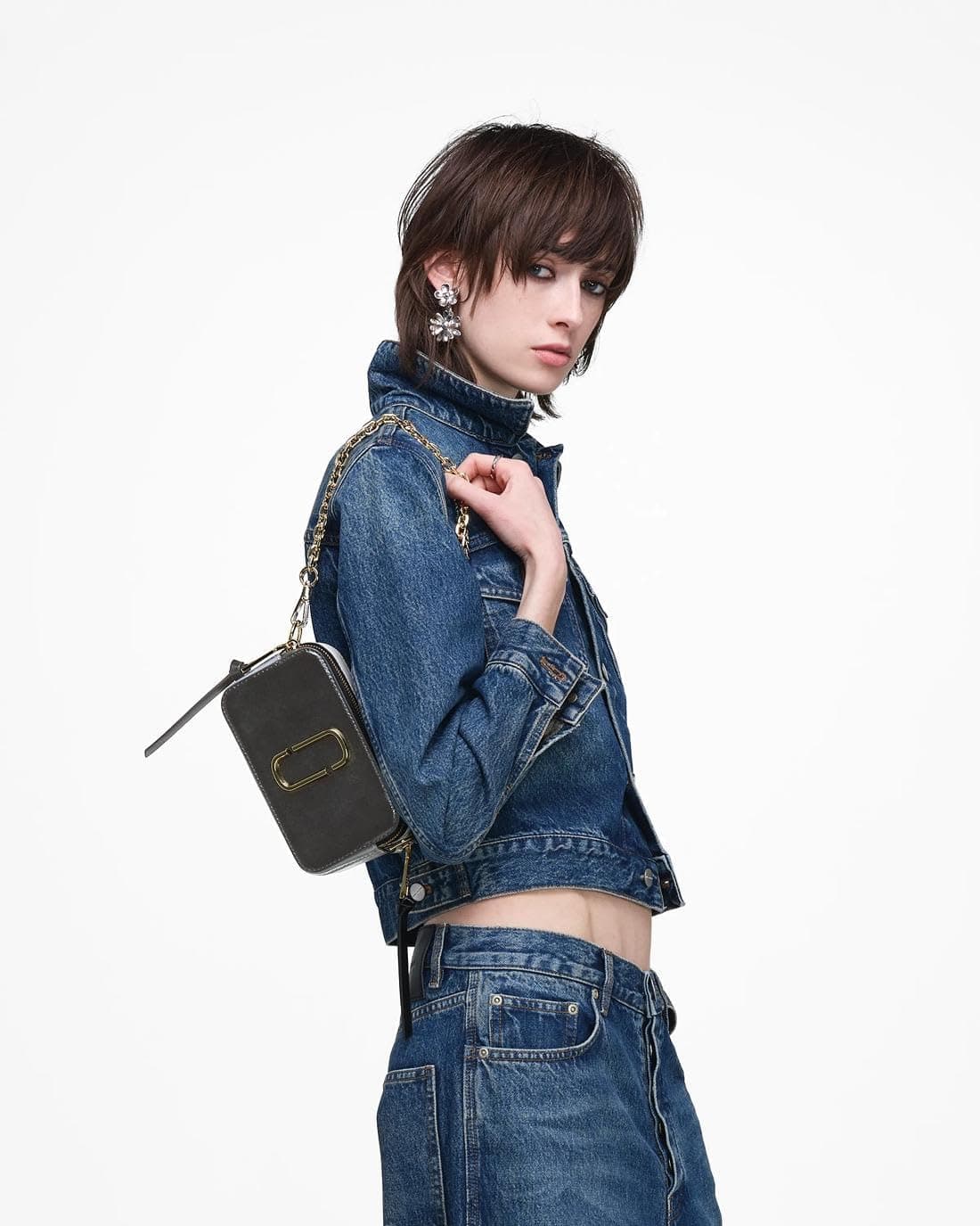 کیف زنانه Marc Jacobs The Snapshot چرمی با بند شانهای قابل تنظیم مدل 2P6HCR009H01 002 کیف زنانه Marc Jacobs The Snapshot چرمی با بند شانهای قابل تنظیم مدل 2P6HCR009H01 002