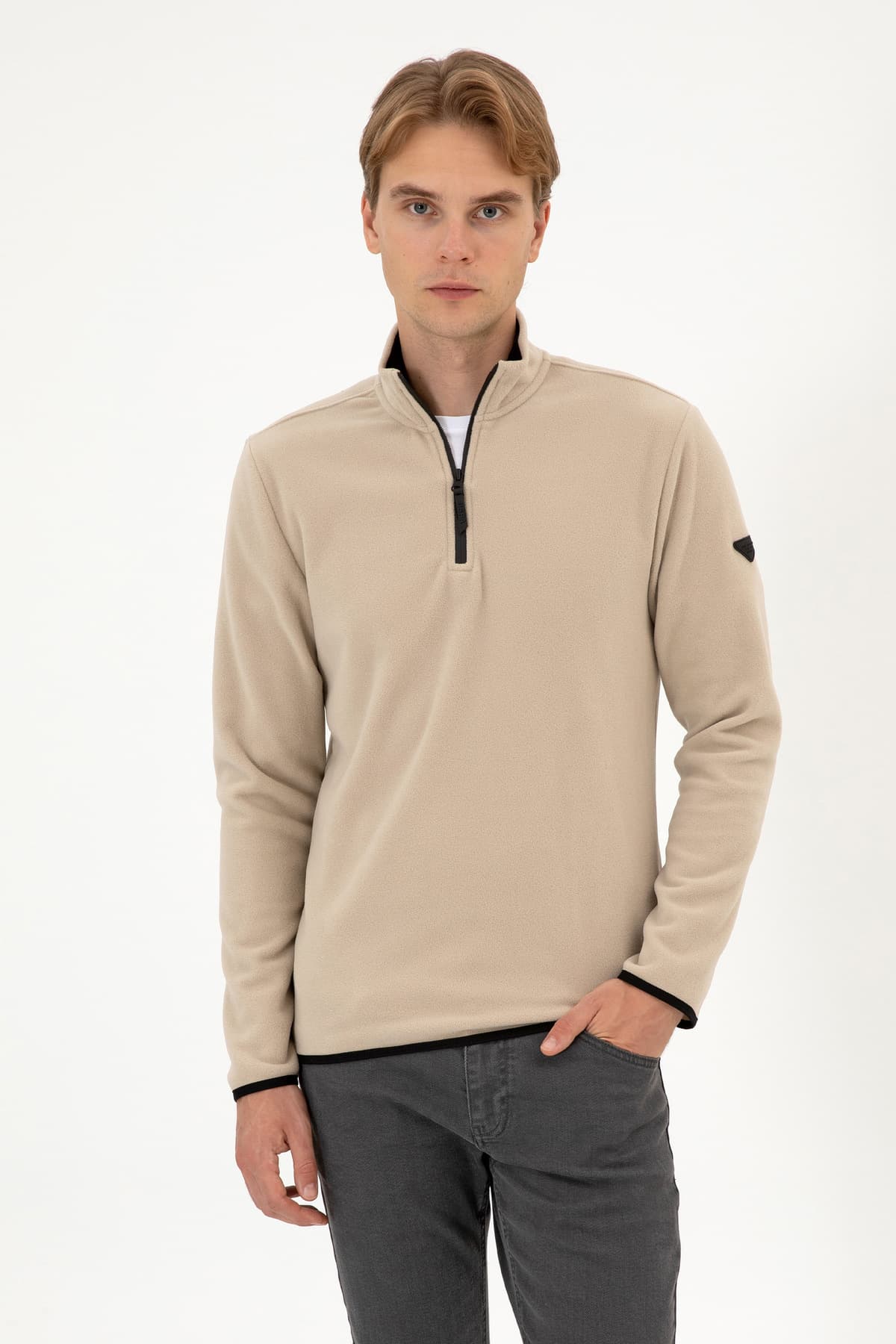 سوئیشرت مردانه U.S. Polo Assn. فیت معمولی بژ تیره نیم زیپ پولار مدل 50313777-VR088 سوئیشرت مردانه U.S. Polo Assn. فیت معمولی بژ تیره نیم زیپ پولار مدل 50313777-VR088