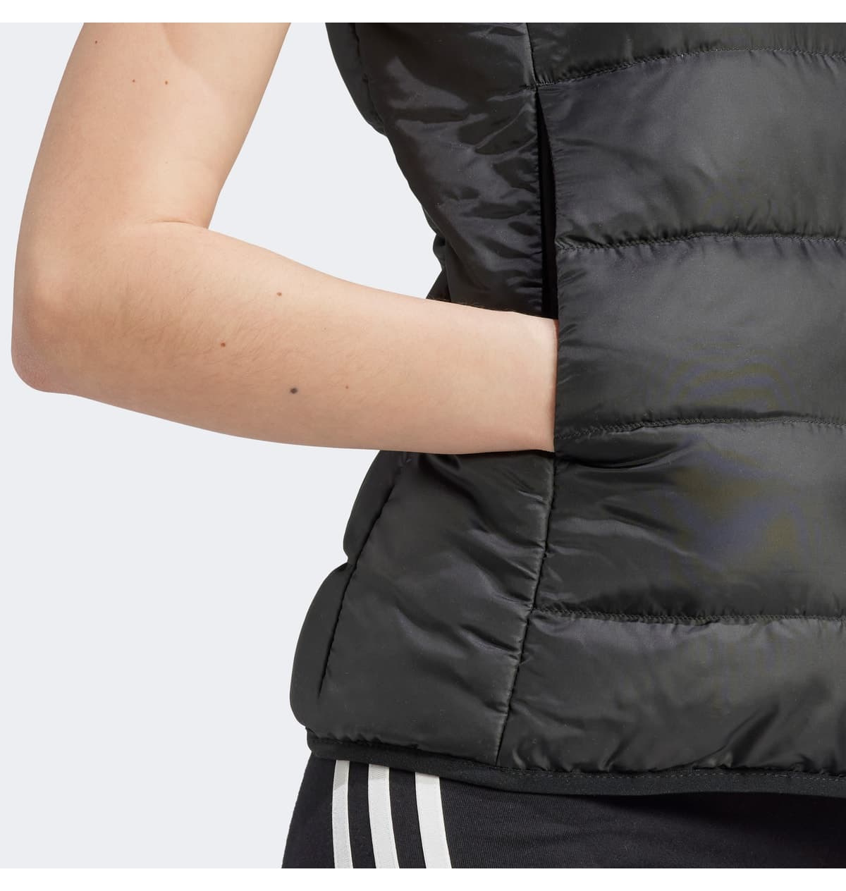 جلیقه زنانه adidas Essentials 3-Stripes Light Down مشکی روزمره جلیقه زنانه adidas Essentials 3-Stripes Light Down مشکی روزمره