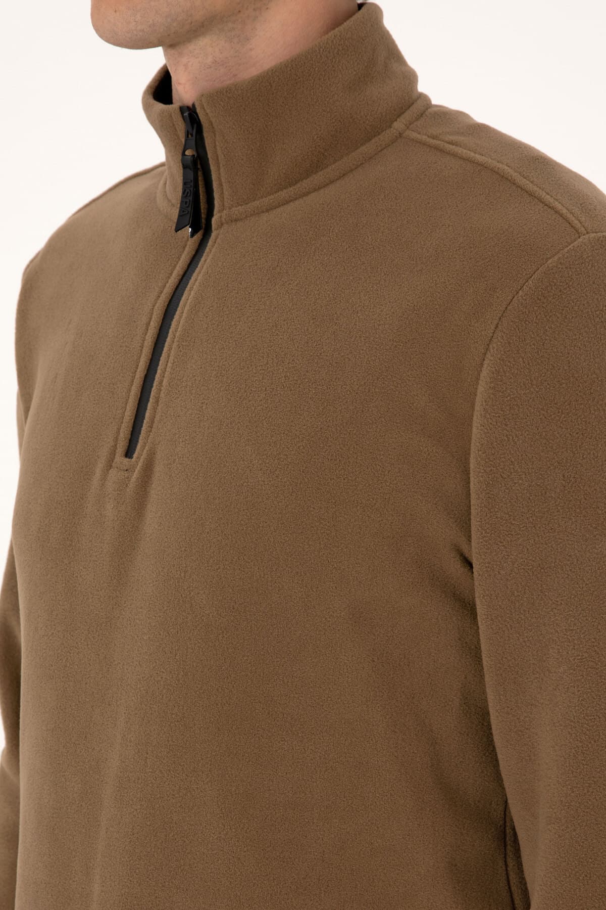 سوئیشرت مردانه U.S. Polo Assn. فیت معمولی پولار نیم زیپ خاکی مدل 50313777-VR027 سوئیشرت مردانه U.S. Polo Assn. فیت معمولی پولار نیم زیپ خاکی مدل 50313777-VR027