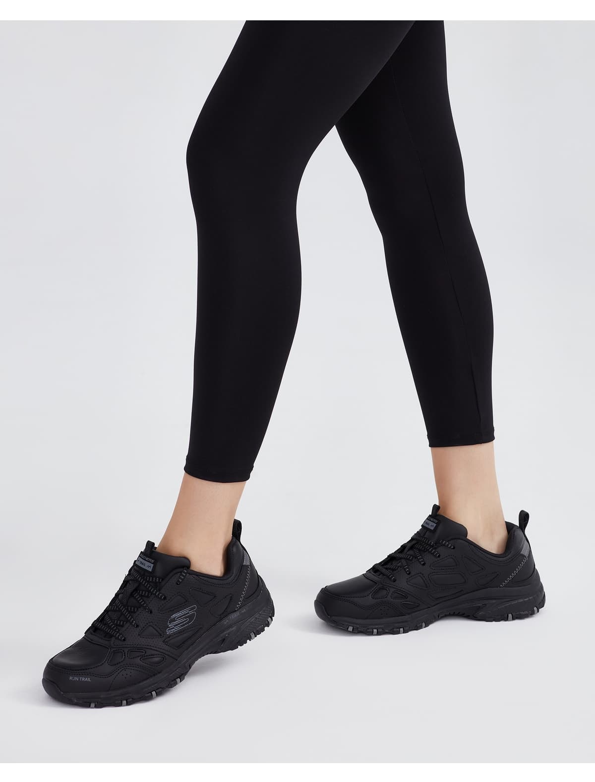 کفش زنانه Skechers Outdoor سیاه HİLLCREST مدل 149822 BBK کفش زنانه Skechers Outdoor سیاه HİLLCREST مدل 149822 BBK