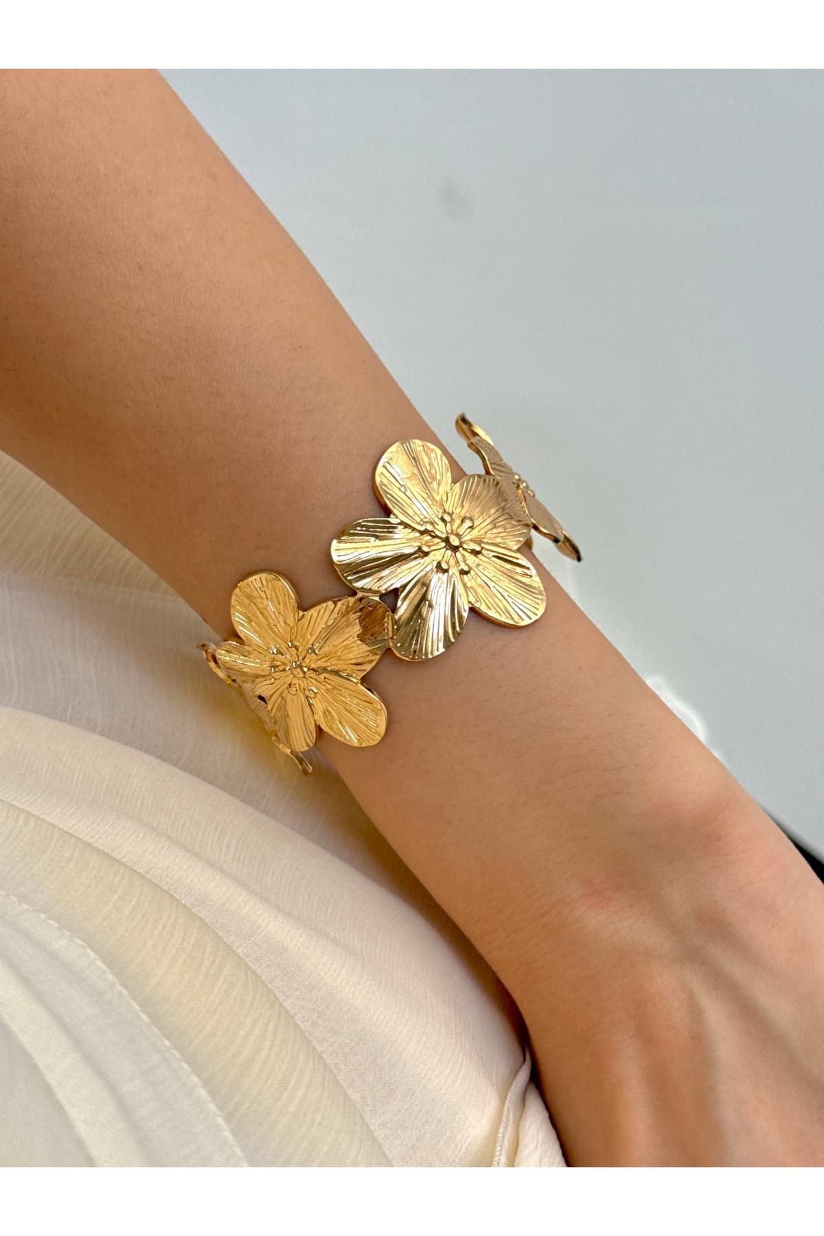 دستبند کاف یونیسکس YOUES JEWELRY فولادی طرح گل کلفت قابل تنظیم دستبند کاف یونیسکس YOUES JEWELRY فولادی طرح گل کلفت قابل تنظیم