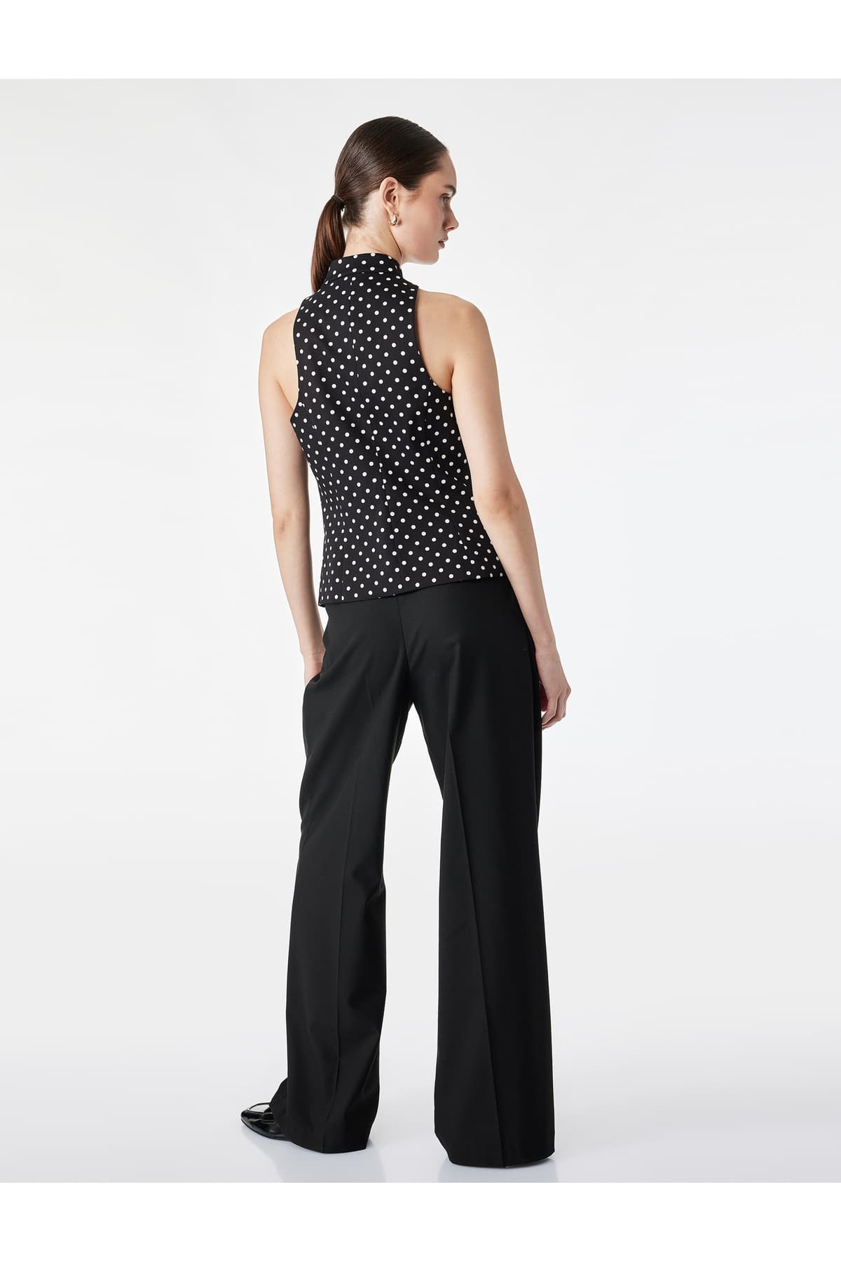 جلیقه زنانه Koton بدون آستین با دکمههای تزئینی خالدار یقه Mandarin Qipao جلیقه زنانه Koton بدون آستین با دکمههای تزئینی خالدار یقه Mandarin Qipao