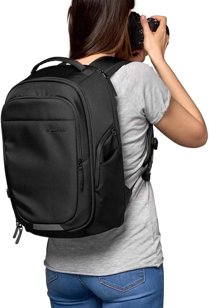 کولهپشتی دوربین و لپتاپ Manfrotto Advanced Gear III با جداکنندههای پددار قابلجابهجایی و اتصال سهپایه کولهپشتی دوربین و لپتاپ Manfrotto Advanced Gear III با جداکنندههای پددار قابلجابهجایی و اتصال سهپایه
