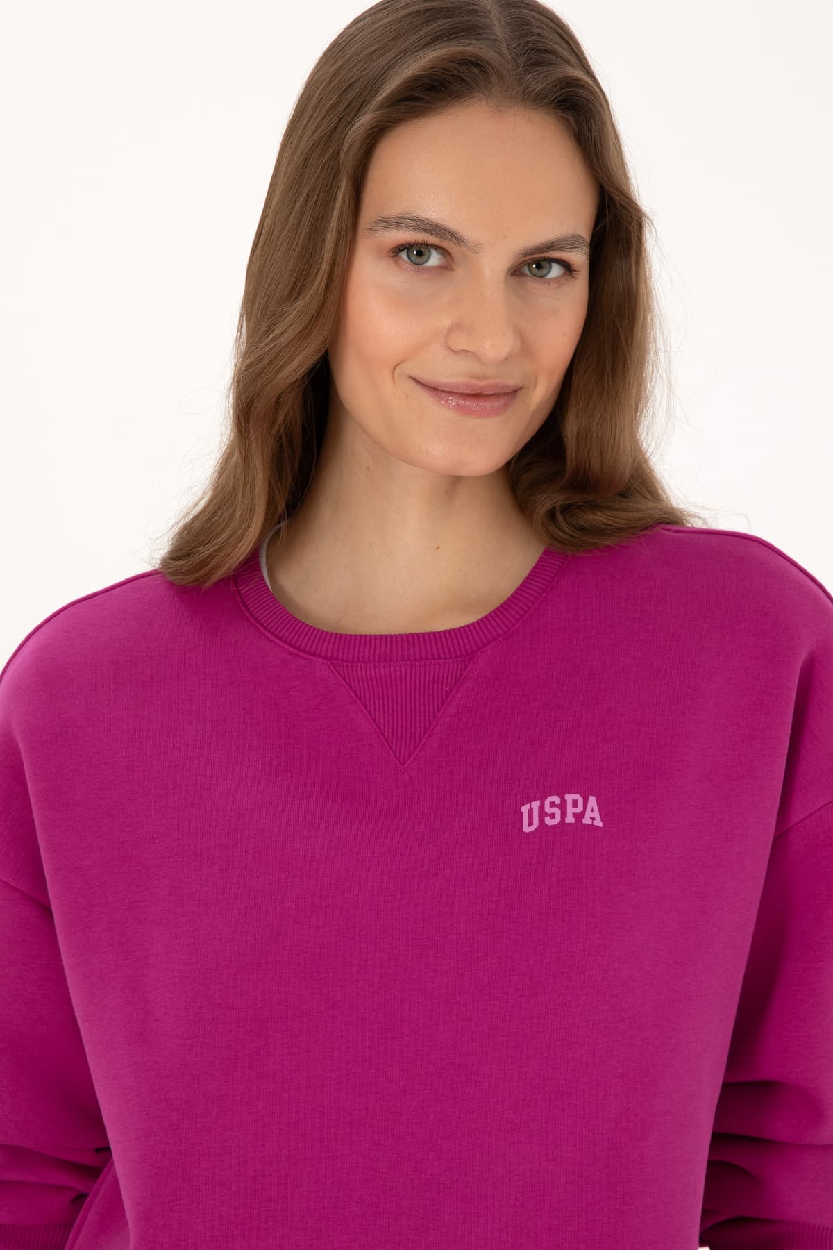 سوئیشرت زنانه U.S. Polo Assn. فوشیا شاردون یقه گرد مدل 50313586-VR023 سوئیشرت زنانه U.S. Polo Assn. فوشیا شاردون یقه گرد مدل 50313586-VR023