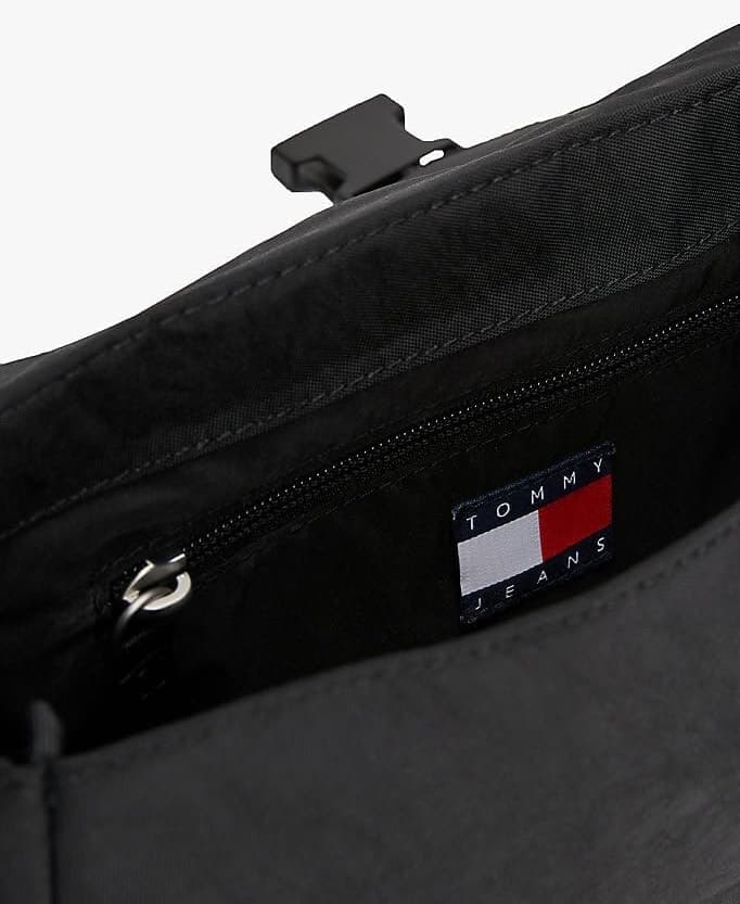 کیف پستچی مردانه Tommy Jeans مشکی مدل AM0AM13326 کیف پستچی مردانه Tommy Jeans مشکی مدل AM0AM13326