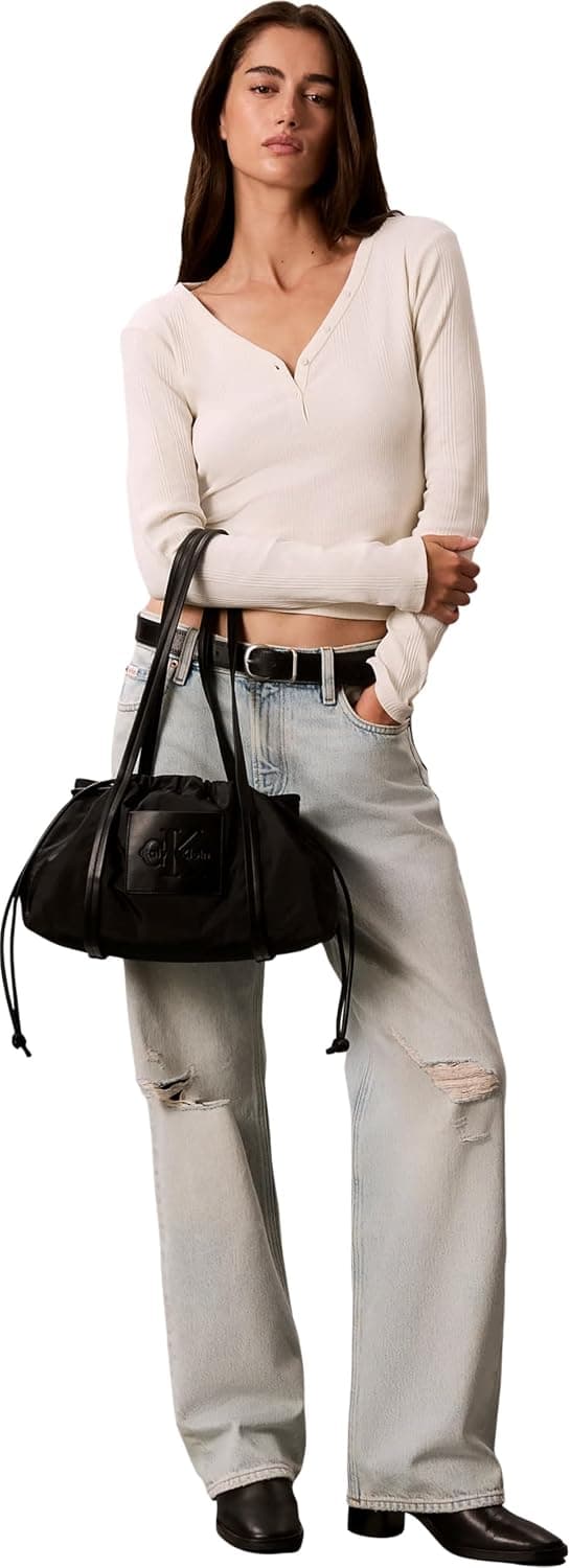 کیف دستی زنانه Calvin Klein نایلونی بنددار مشکی OS کیف دستی زنانه Calvin Klein نایلونی بنددار مشکی OS