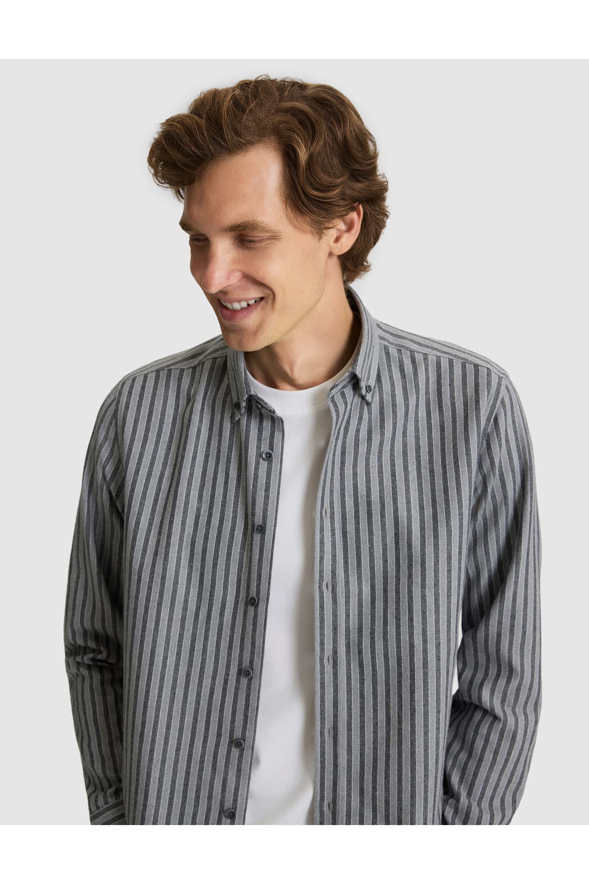 پیراهن مردانه Pierre Cardin خاکستری خطدار فیت معمولی آستین بلند مدل 50316710-VR024 پیراهن مردانه Pierre Cardin خاکستری خطدار فیت معمولی آستین بلند مدل 50316710-VR024