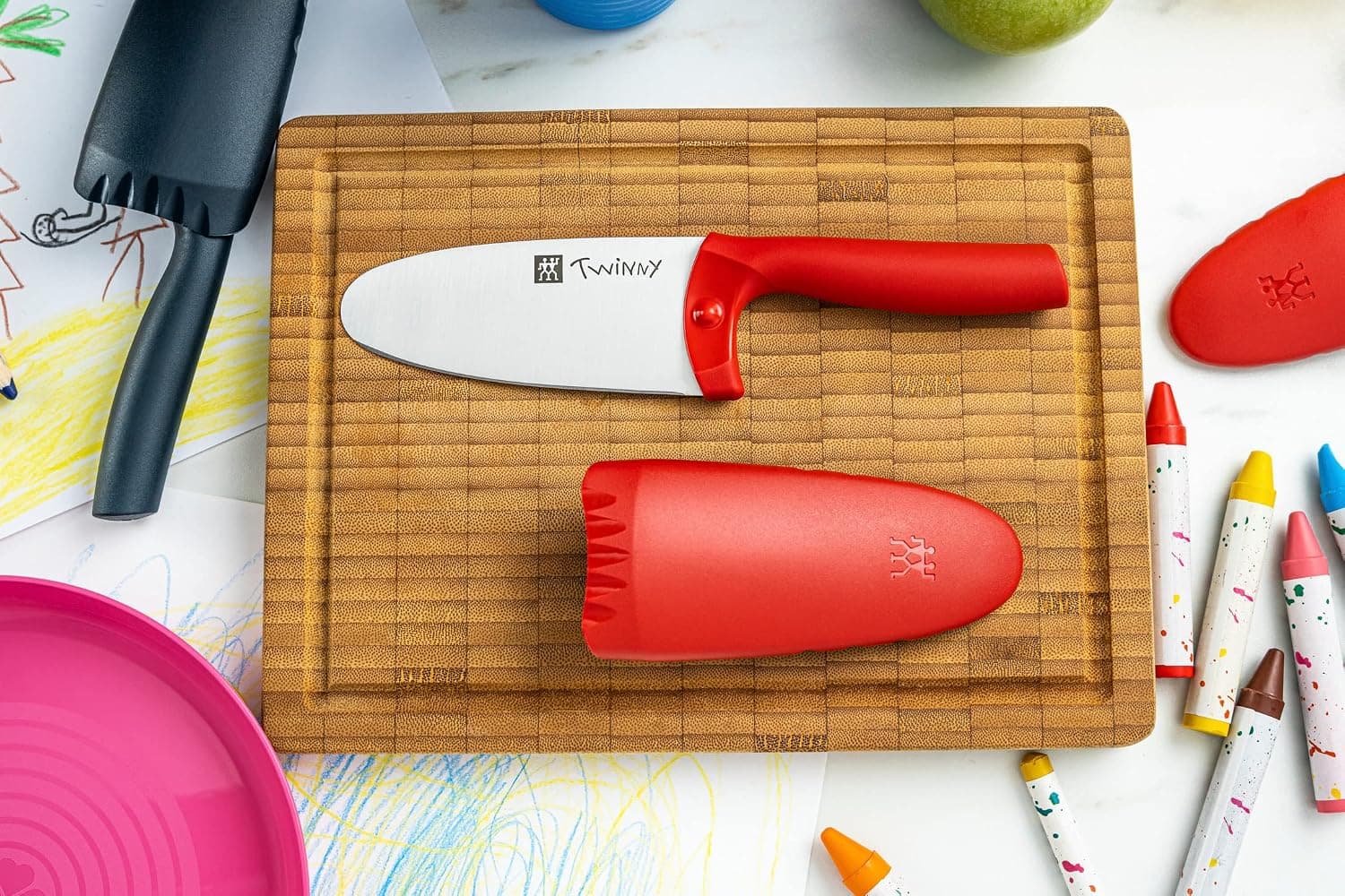 چاقوی آشپزی کودک ZWILLING Twinny، 10 cm، استیل ضدزنگ، تیغه گرد، محافظ انگشت، دسته پلاستیکی قرمز چاقوی آشپزی کودک ZWILLING Twinny، 10 cm، استیل ضدزنگ، تیغه گرد، محافظ انگشت، دسته پلاستیکی قرمز