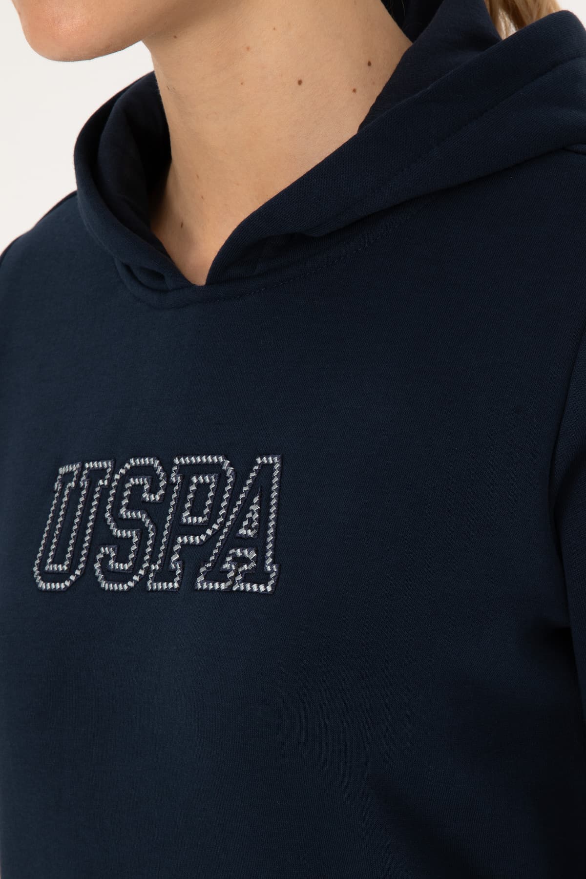 سوئیشرت زنانه U.S. Polo Assn. کاپوشوندار سرمهای با پرز داخلی مدل 50313566-VR033 سوئیشرت زنانه U.S. Polo Assn. کاپوشوندار سرمهای با پرز داخلی مدل 50313566-VR033