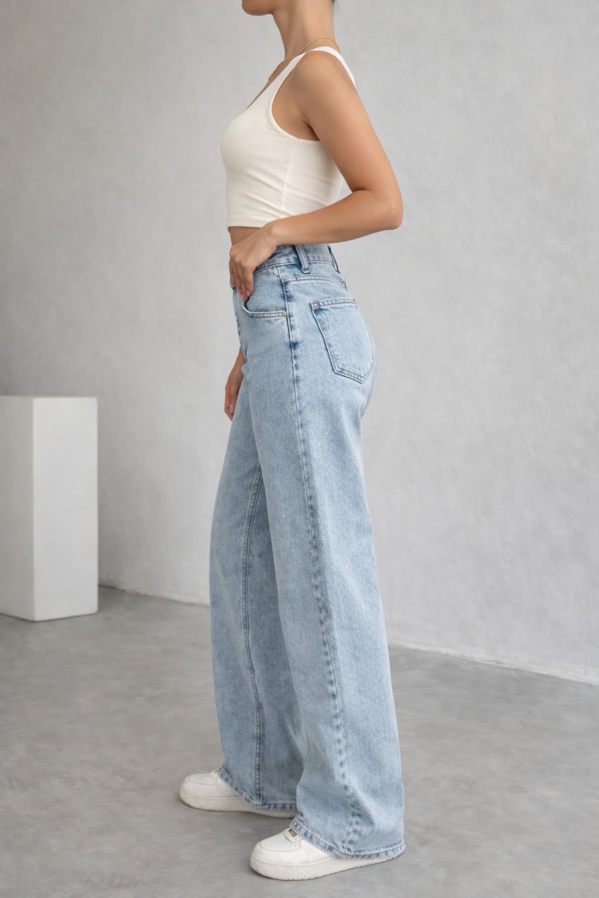 شلوار جین زنانه Lighter Jeans آبی روشن فاق بلند کشی مامفیت دمپاگشاد شلوار جین زنانه Lighter Jeans آبی روشن فاق بلند کشی مامفیت دمپاگشاد