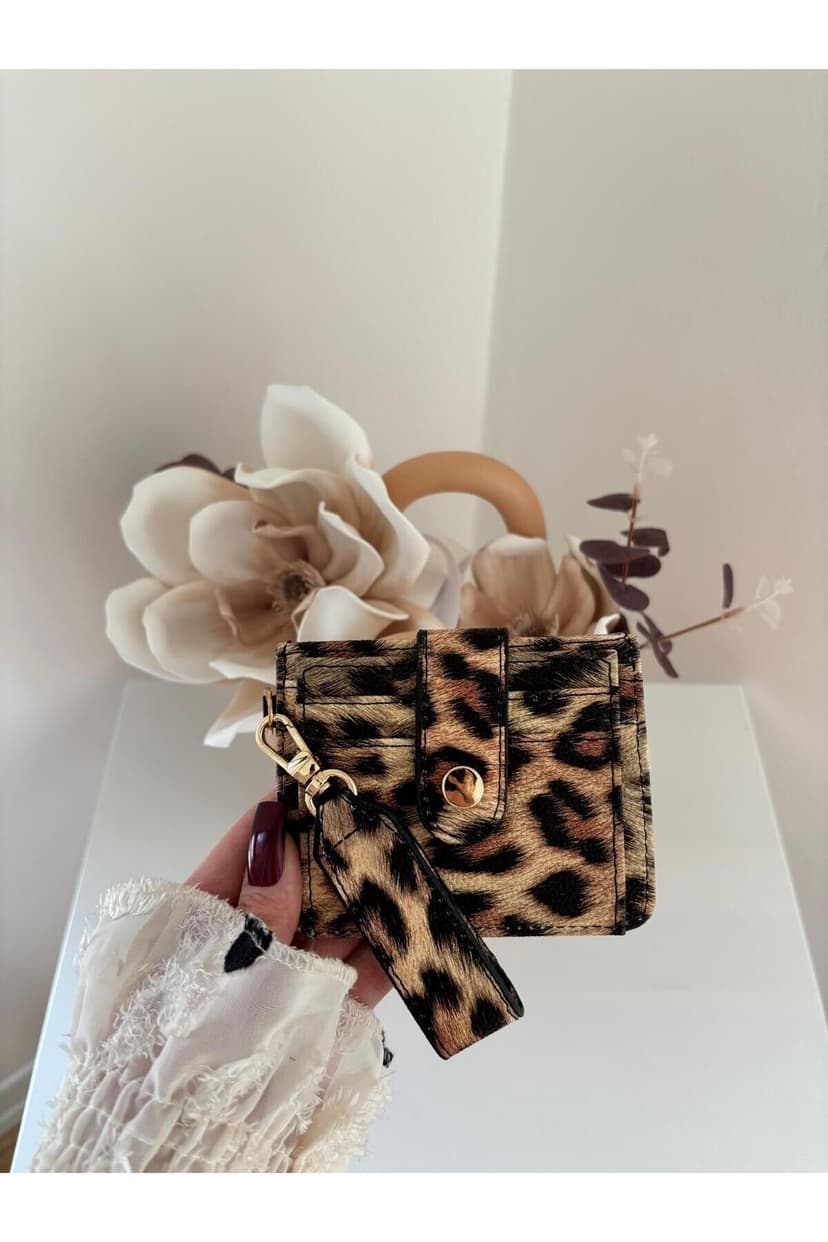 کیف پول زنانه lalettobags با طرح پلنگی کیف پول زنانه lalettobags با طرح پلنگی