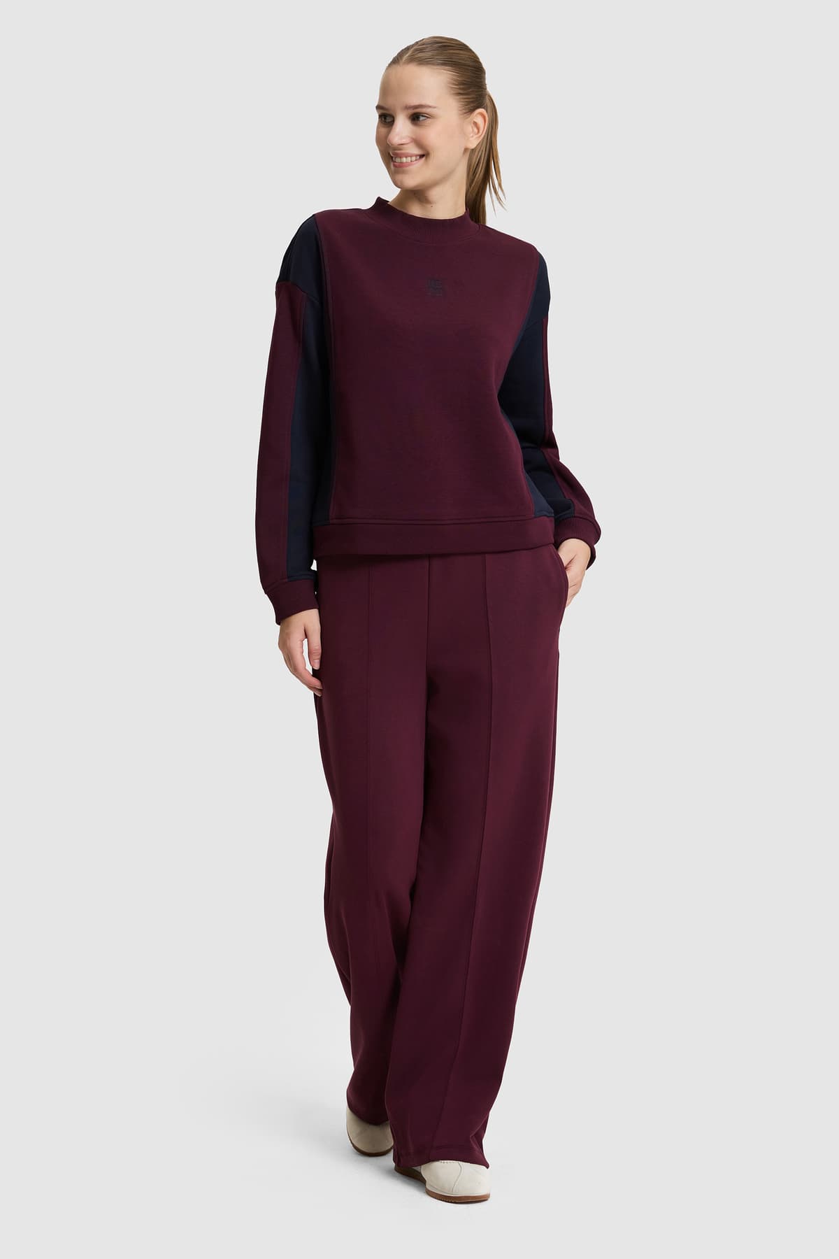 سوئیشرت زنانه U.S. Polo Assn. بوردو مدل 50329014-VR180 سوئیشرت زنانه U.S. Polo Assn. بوردو مدل 50329014-VR180