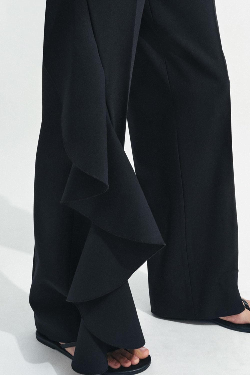 شلوار زنانه Zara ZW Collection ولاندار مشکی سایز M شلوار زنانه Zara ZW Collection ولاندار مشکی سایز M