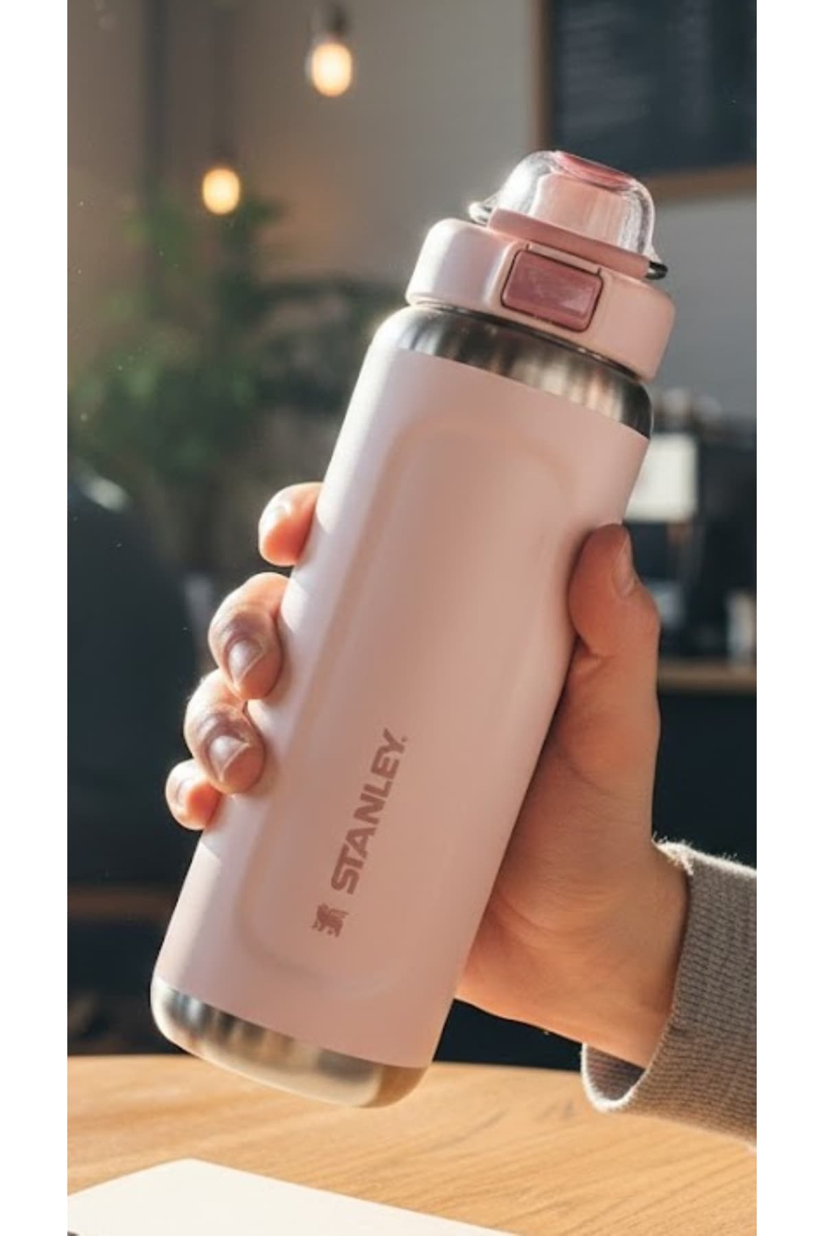 قمقمه Stanley IceFlow Bottle Flip Straw 2.0 0.7L / 24oz کاج خشک قمقمه Stanley IceFlow Bottle Flip Straw 2.0 0.7L / 24oz کاج خشک
