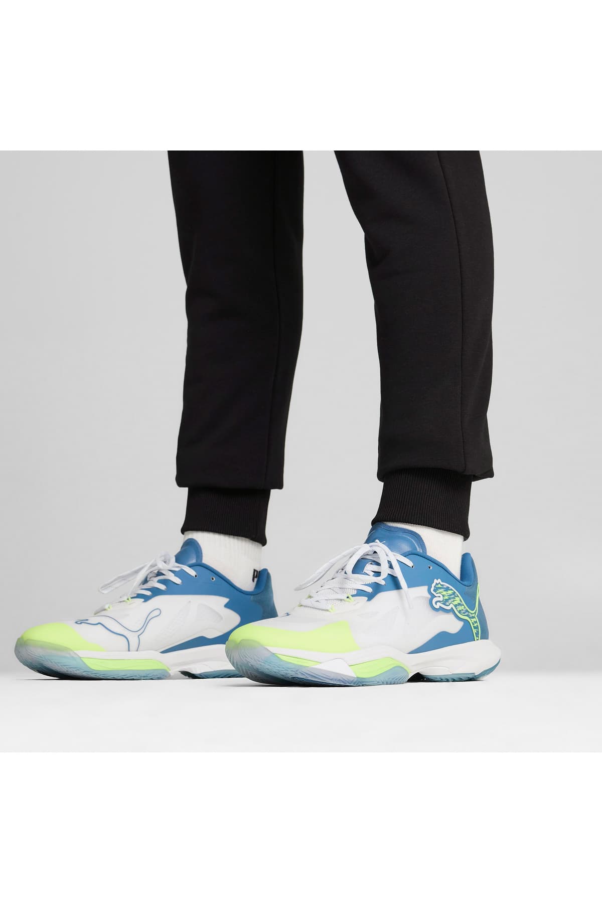 کفش والیبال مردانه Puma سفید مدل Vantage Nitro کفش والیبال مردانه Puma سفید مدل Vantage Nitro