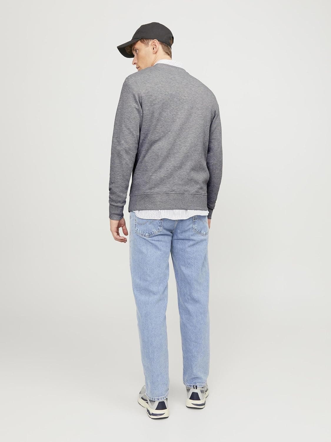 سوئیشرت مردانه JACK & JONES یقه گرد مدل JJEBASIC NOOS سوئیشرت مردانه JACK & JONES یقه گرد مدل JJEBASIC NOOS