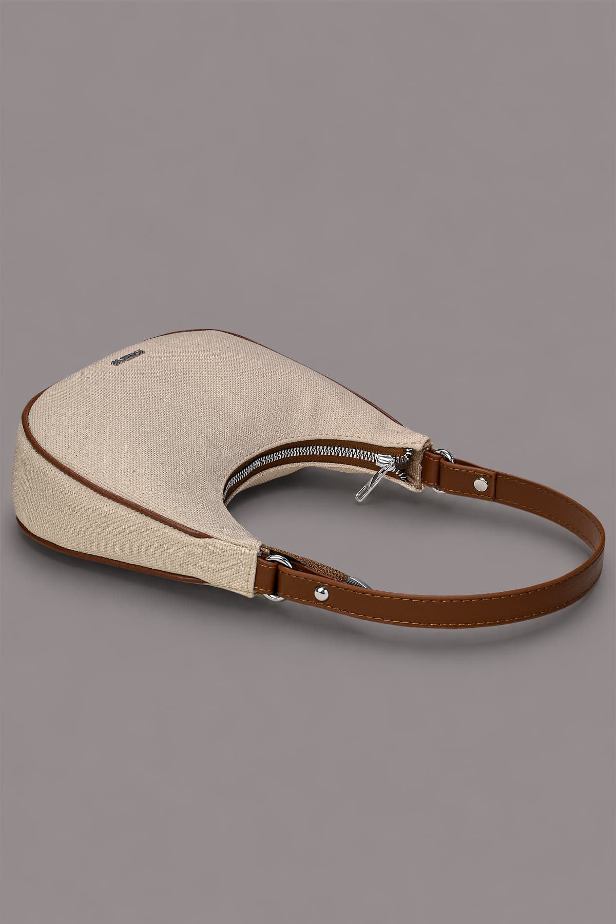 کیف دوشی زنانه Housebags کانواس کرم-قهوهای نیمماه مدل 242 کیف دوشی زنانه Housebags کانواس کرم-قهوهای نیمماه مدل 242