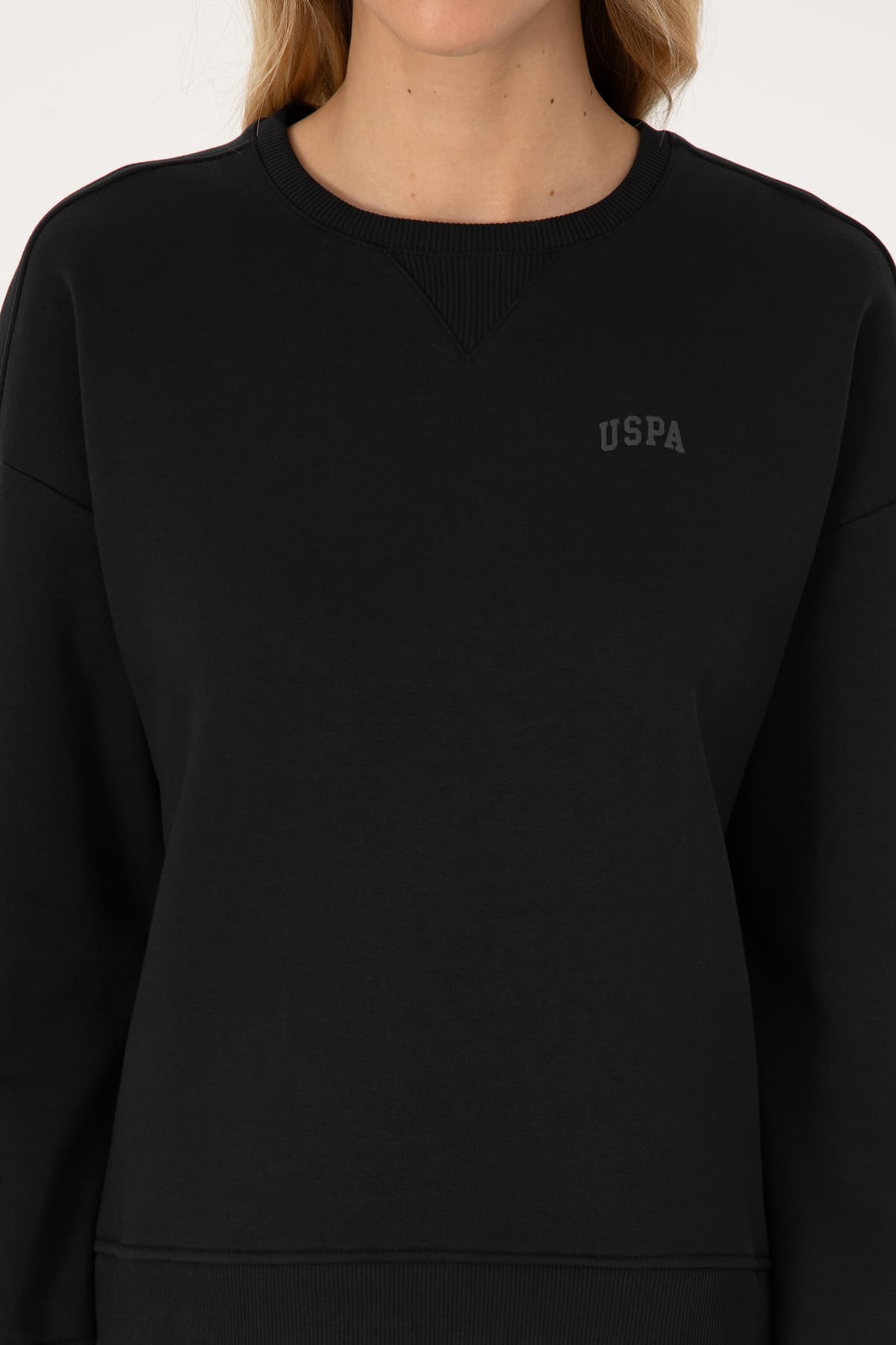 سویشرت زنانه U.S. Polo Assn. مشکی شاردون یقه گرد Basic مدل 50313586-VR046 سویشرت زنانه U.S. Polo Assn. مشکی شاردون یقه گرد Basic مدل 50313586-VR046