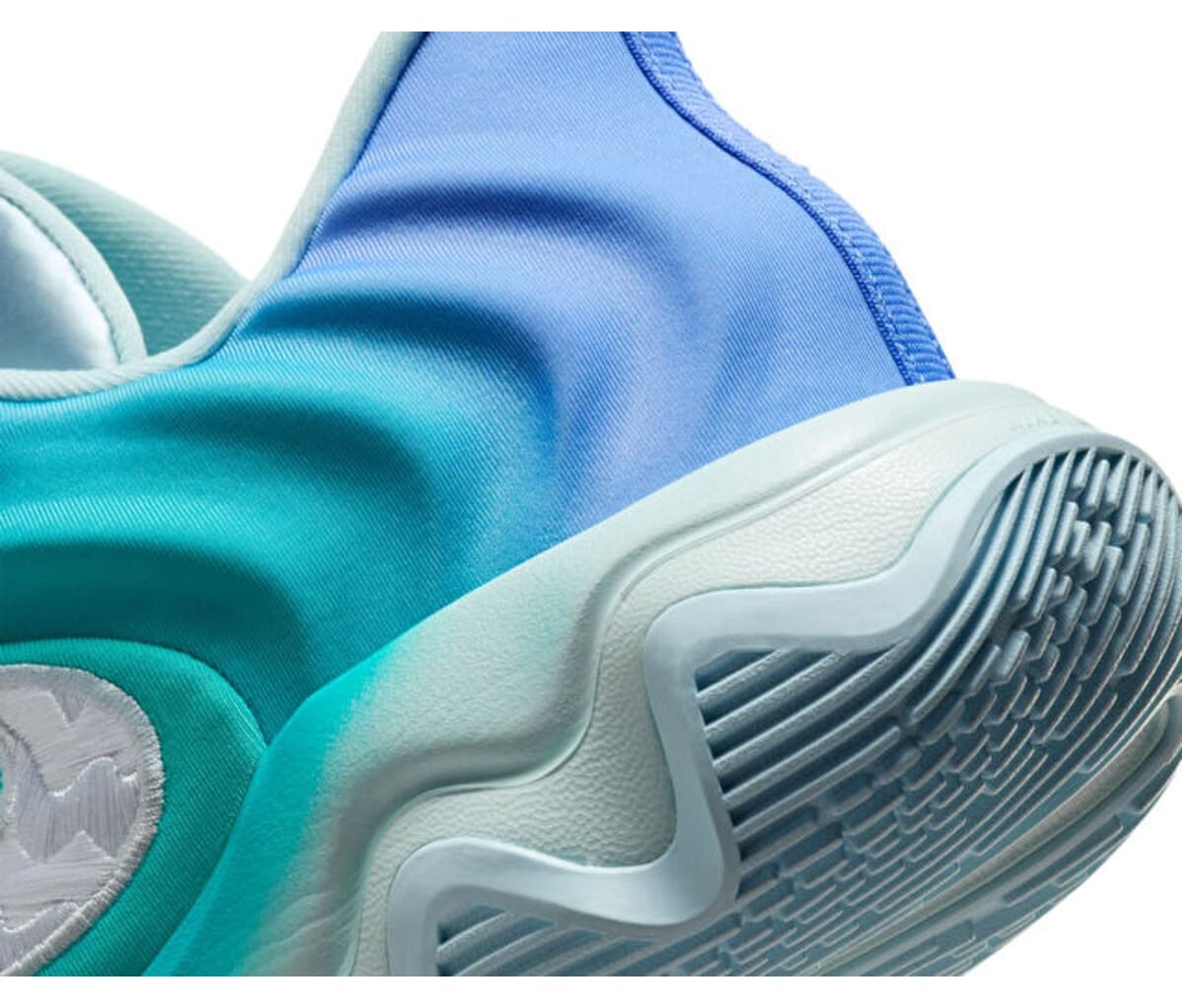 کفش بسکتبال زنانه Nike Giannis Immortality 4 مدل FQ3680-300 کفش بسکتبال زنانه Nike Giannis Immortality 4 مدل FQ3680-300