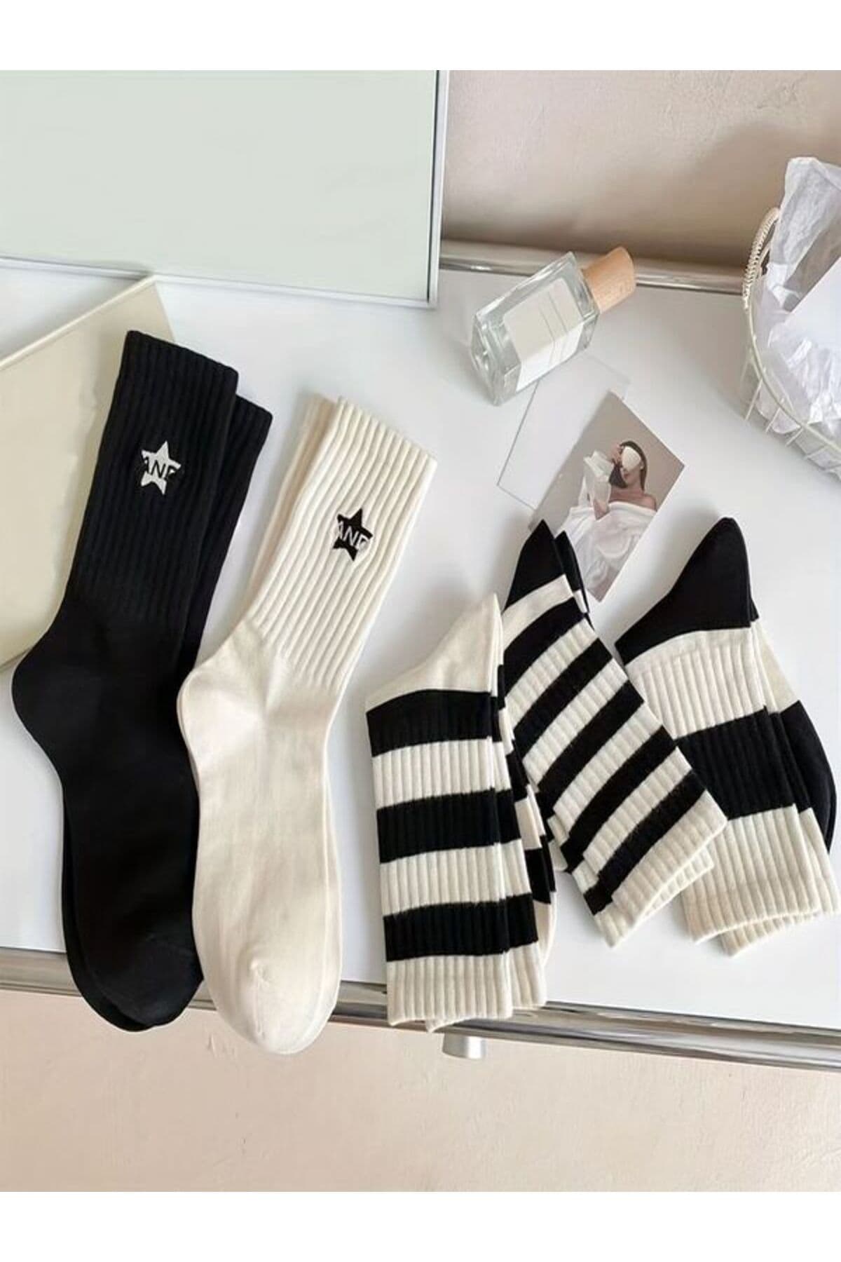 جوراب تنیس یونیسکس Sky Socks ست 5 تایی طرح راهراه سیاهوسفید جوراب تنیس یونیسکس Sky Socks ست 5 تایی طرح راهراه سیاهوسفید