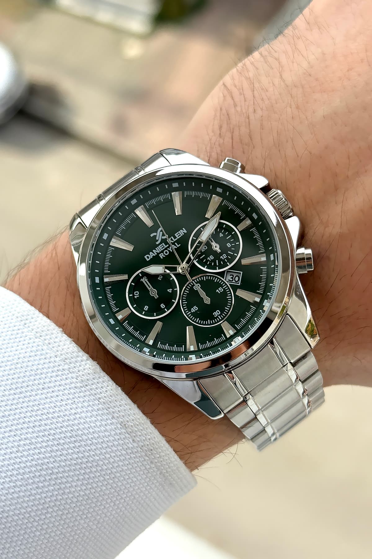 ساعت مچی مردانه Daniel Klein بند نقرهای صفحه سبز گارانتی ۲۴ ماهه ساعت مچی مردانه Daniel Klein بند نقرهای صفحه سبز گارانتی ۲۴ ماهه