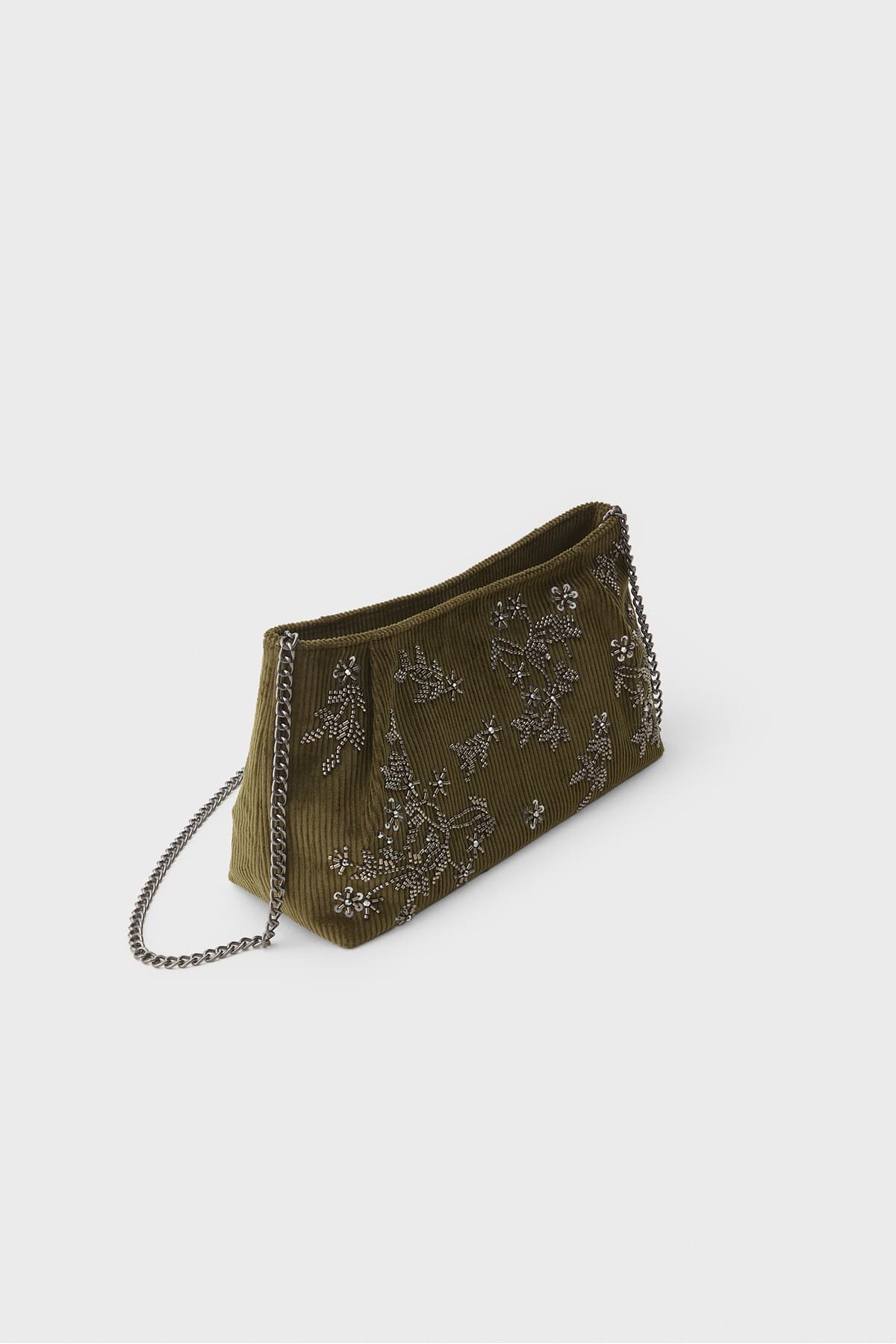 کیف کلاچ زنانه Stradivarius با گلدوزی کیف کلاچ زنانه Stradivarius با گلدوزی