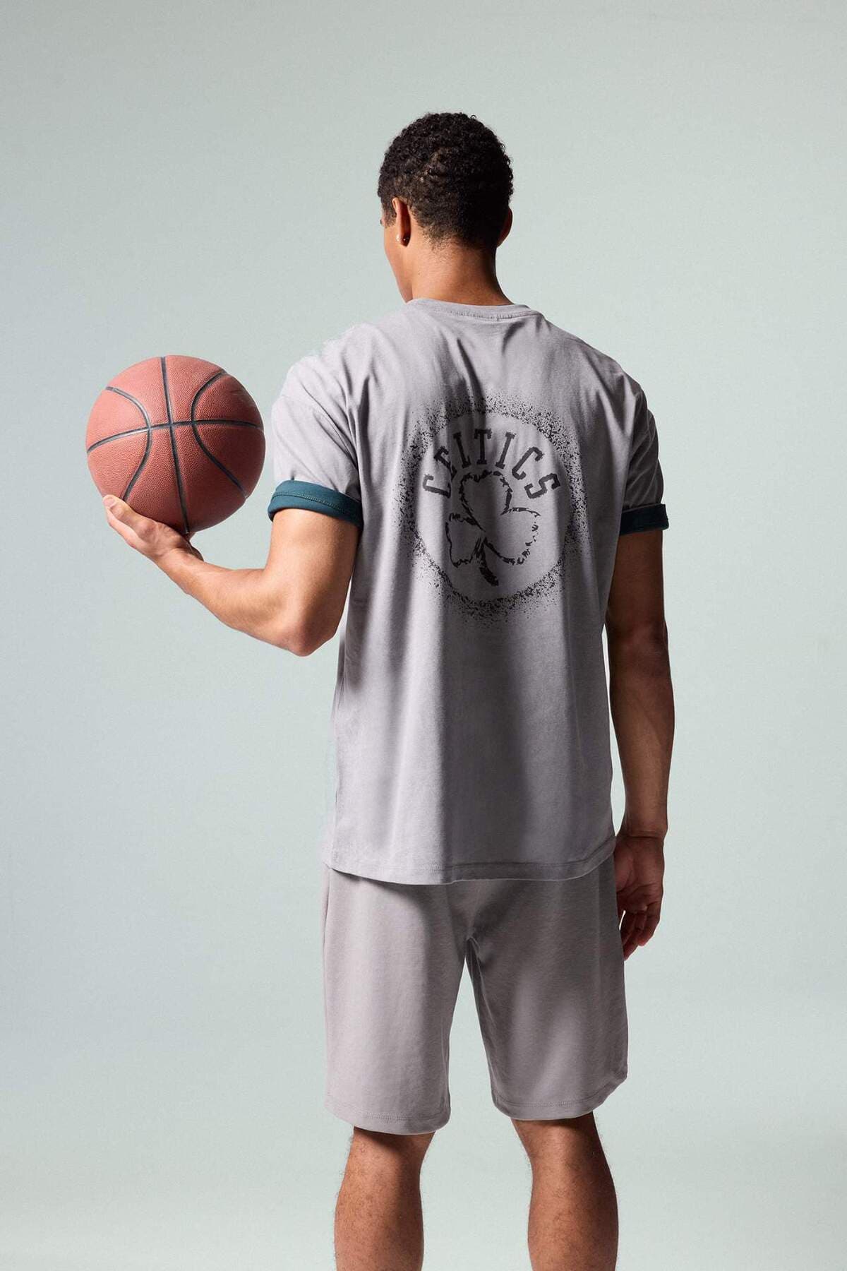 تیشرت مردانه Defacto پنبه %100 اورسایز آستین کوتاه NBA Boston Celtics مدل G0915AX26SM تیشرت مردانه Defacto پنبه %100 اورسایز آستین کوتاه NBA Boston Celtics مدل G0915AX26SM