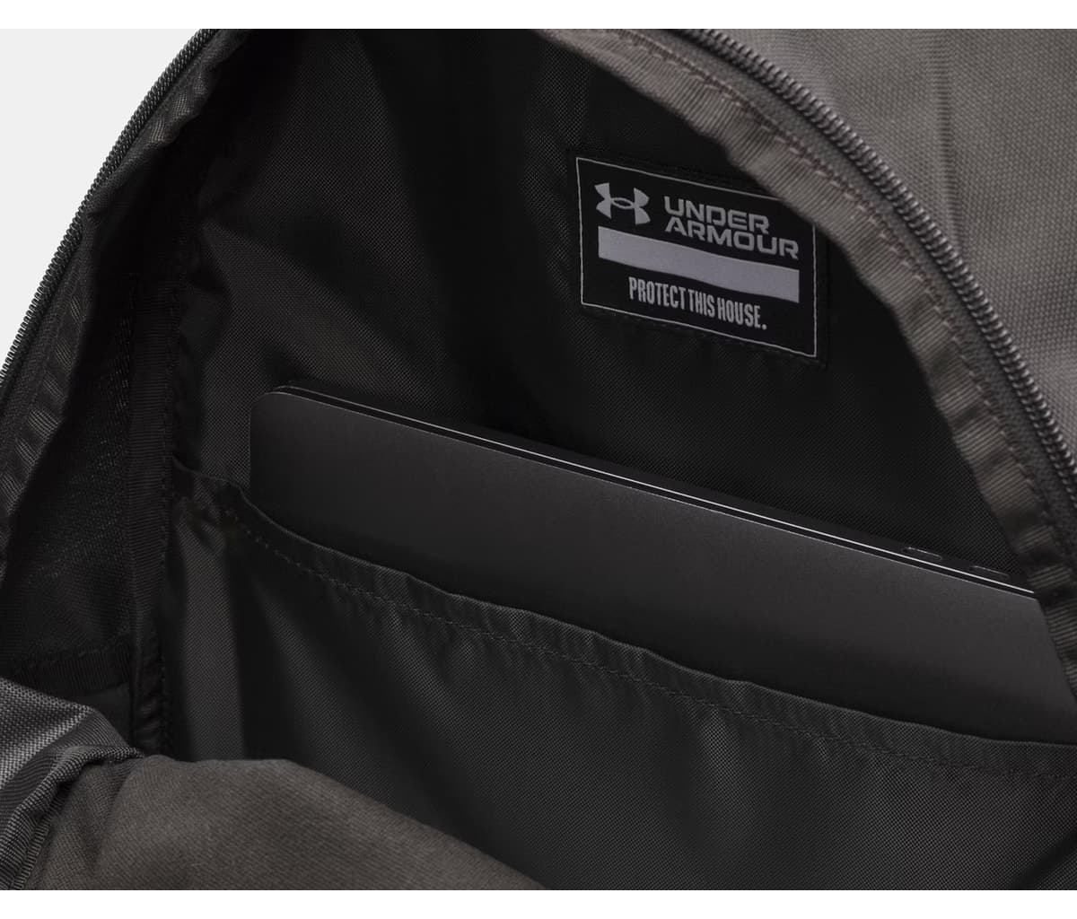 کولهپشتی زنانه Under Armour مناسب استفاده روزمره و تمرین رنگی کولهپشتی زنانه Under Armour مناسب استفاده روزمره و تمرین رنگی