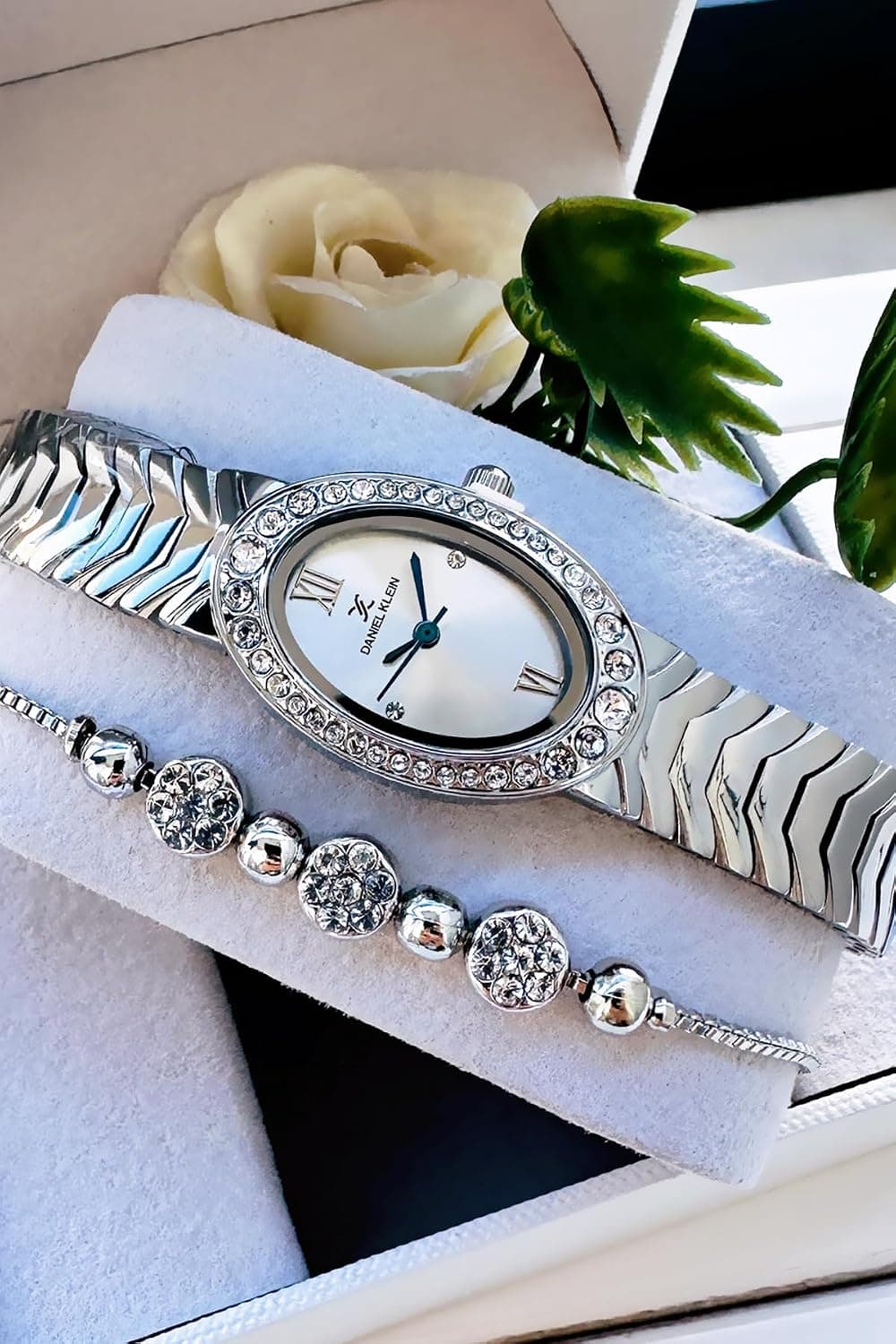 ساعت مچی زنانه Daniel Klein بند فولادی نقرهای قاب بیضی ضدآب مدل Dkby2034C4 ساعت مچی زنانه Daniel Klein بند فولادی نقرهای قاب بیضی ضدآب مدل Dkby2034C4