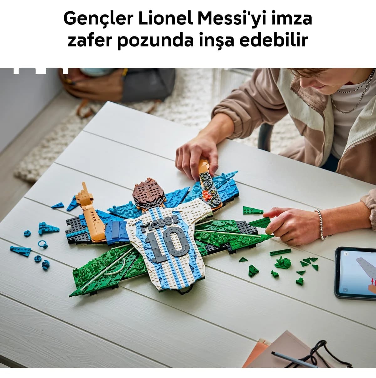 لگو Editions Lionel Messi جشن مدل 43018 با 1427 قطعه لگو Editions Lionel Messi جشن مدل 43018 با 1427 قطعه