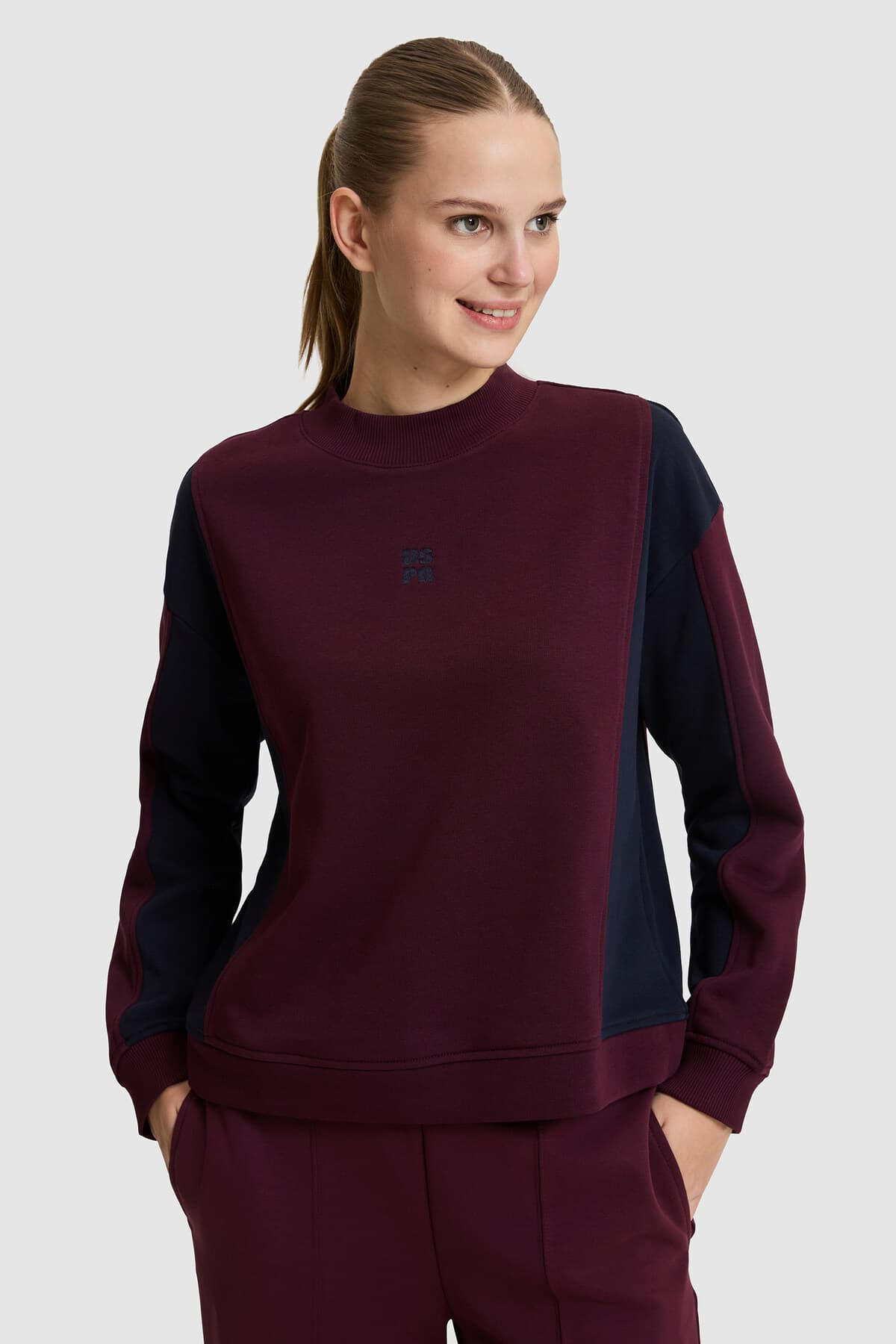 سوئیشرت زنانه U.S. Polo Assn. بوردو مدل 50329014-VR180 سوئیشرت زنانه U.S. Polo Assn. بوردو مدل 50329014-VR180