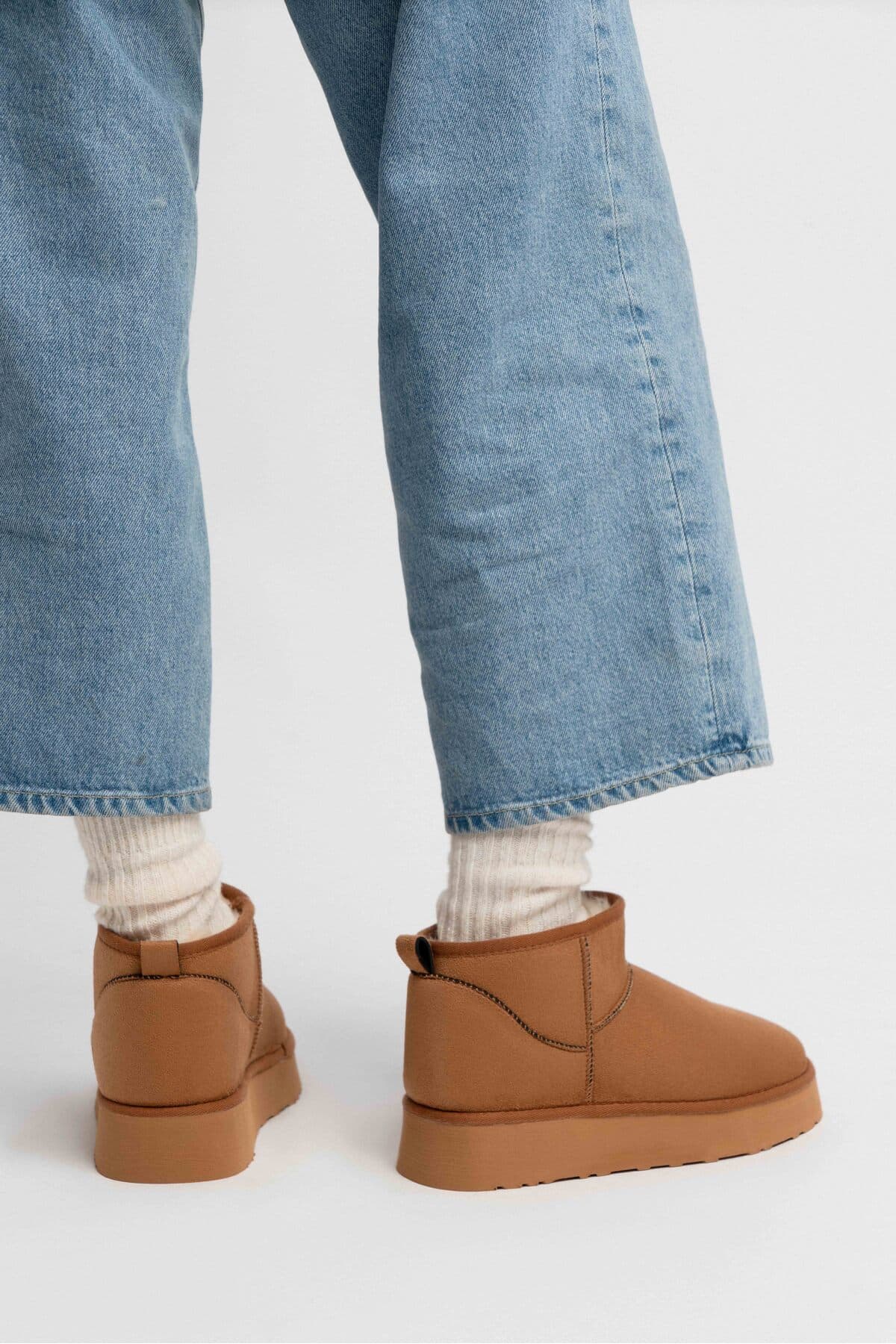 بوت زنانه Nişantaşı Shoes مینی جیر قهوهای روشن آستر خز کف ضخیم بوت زنانه Nişantaşı Shoes مینی جیر قهوهای روشن آستر خز کف ضخیم
