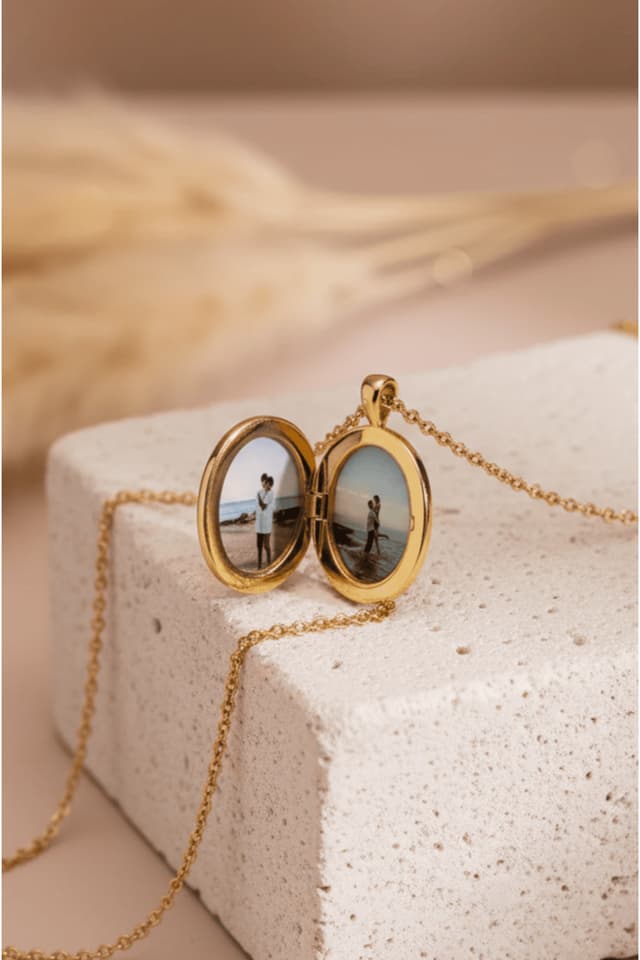 گردنبند Ricco Jewellery نقره 925 با روکش طلای 14 K عکسدار درپوشدار سفارشی گردنبند Ricco Jewellery نقره 925 با روکش طلای 14 K عکسدار درپوشدار سفارشی