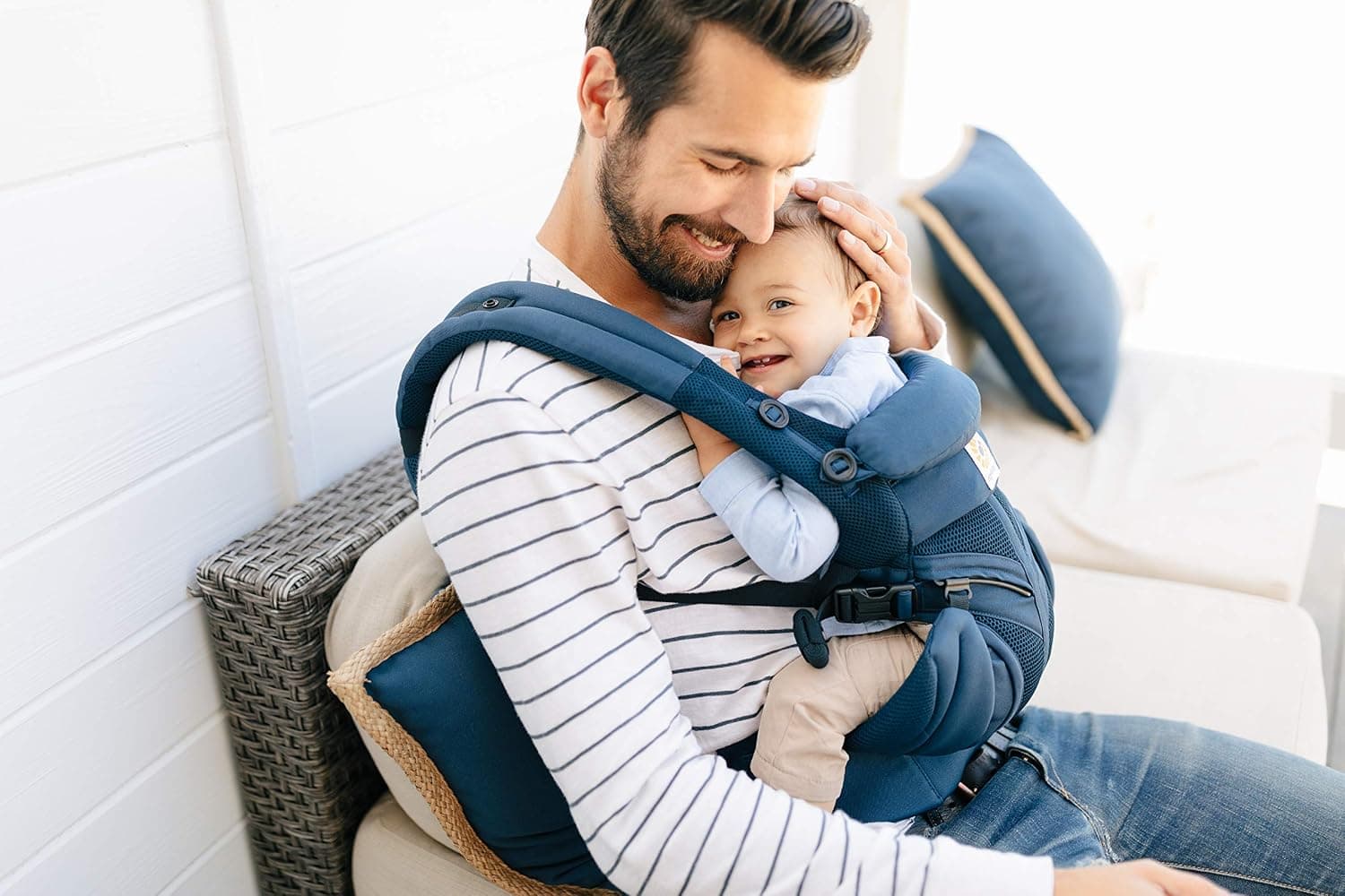 کیریر حمل کودک Ergobaby مدل Omni 360 با مش خنک آبی سرمهای کیریر حمل کودک Ergobaby مدل Omni 360 با مش خنک آبی سرمهای