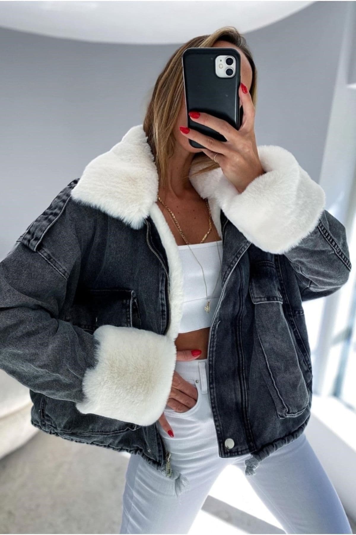 کاپشن جین زنانه SAGİ JEANS مشکی با خز سفید کاپشن جین زنانه SAGİ JEANS مشکی با خز سفید