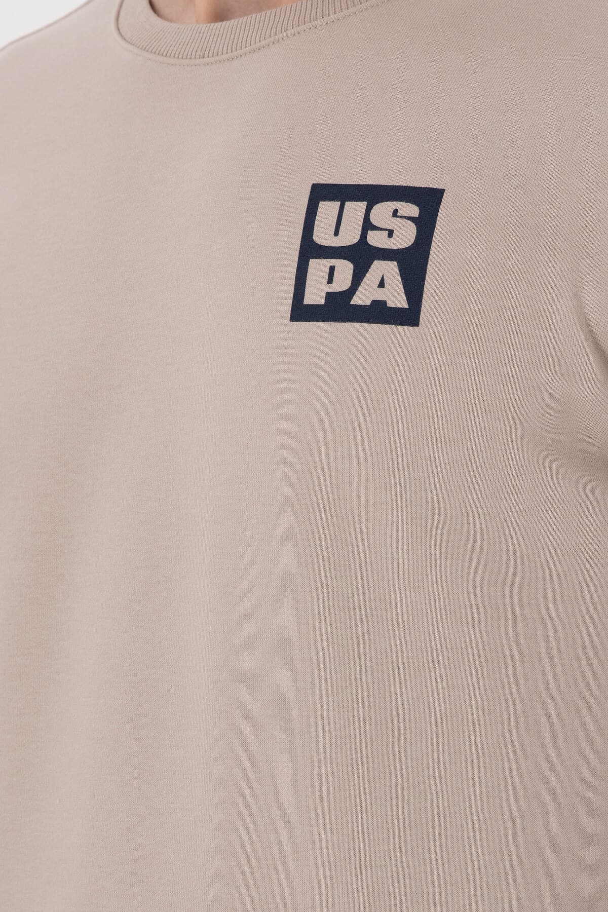 سوئیشرت مردانه U.S. Polo Assn. فیت معمولی یقه گرد سنگی مدل 50293456-VR049 سوئیشرت مردانه U.S. Polo Assn. فیت معمولی یقه گرد سنگی مدل 50293456-VR049
