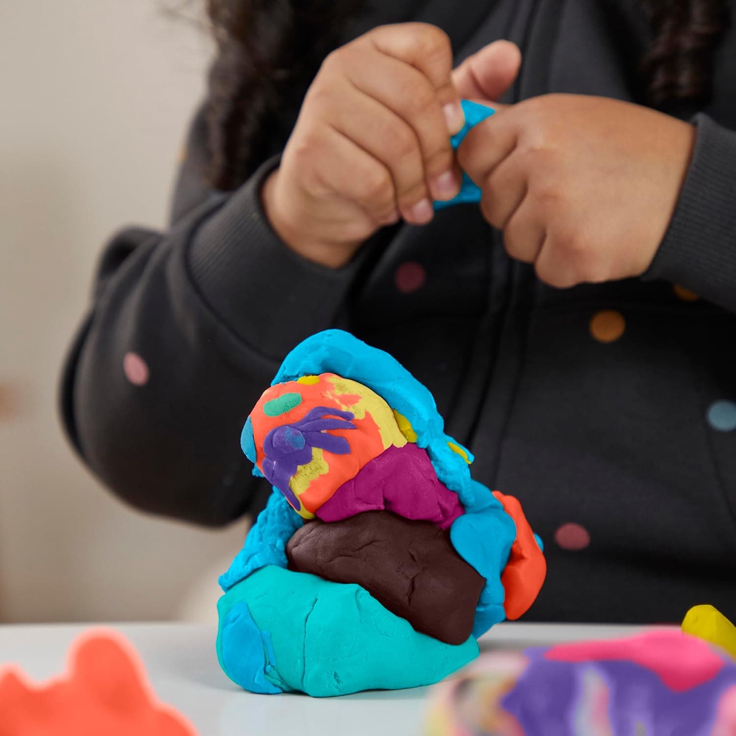 خمیر بازی کودکان دختر و پسر 2 سال به بالا Play-Doh بسته 22تایی رنگهای متنوع با قوطیهای 2 و 4 Ounce خمیر بازی کودکان دختر و پسر 2 سال به بالا Play-Doh بسته 22تایی رنگهای متنوع با قوطیهای 2 و 4 Ounce